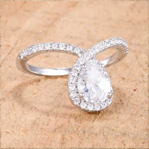 1.5 Carat Rhodium Plated Chevron Ring with Clear Cubic Zirconia - Elegant Wedding Band & Fashion Jewelry for Women