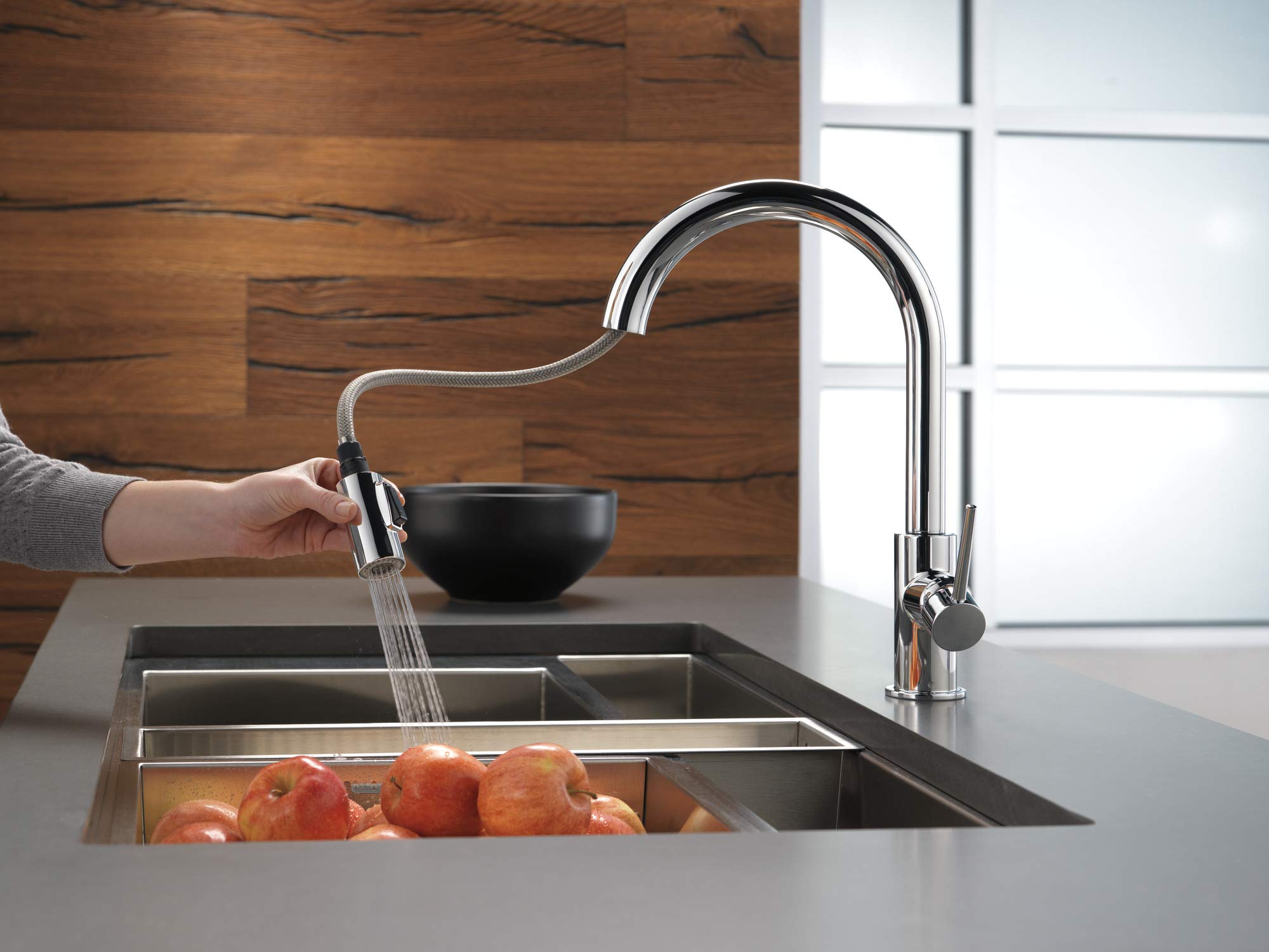 Delta Trinsic Pull-Down Kitchen Faucet in Chrome - Magnetic Docking Spray Head, Single-Handle Sink Faucet with High-Arc Spout (Model 9159-LS-DST) - Perfect for Modern Kitchens, Restaurants & Food Prep Areas
