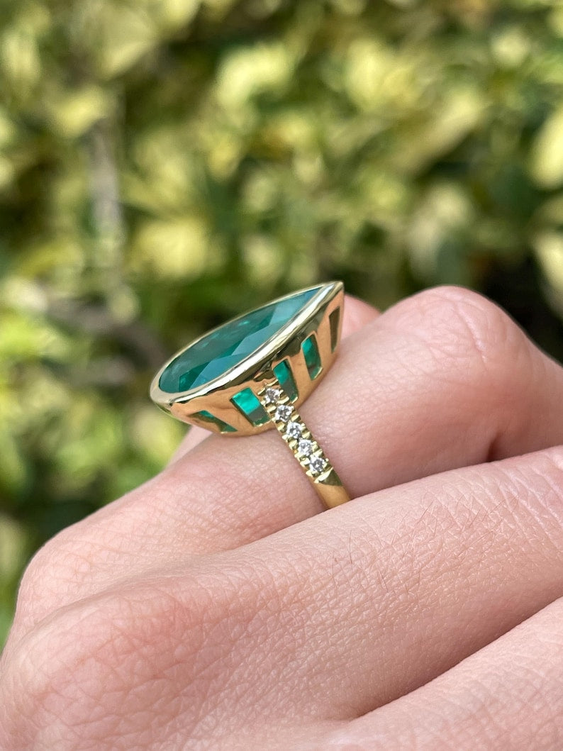 10.30tcw 18K Gold Pear Cut Natural Emerald & Diamond Ring - Rich Green Bezel Set for Engagement, Wedding, Anniversary & Special Occasions