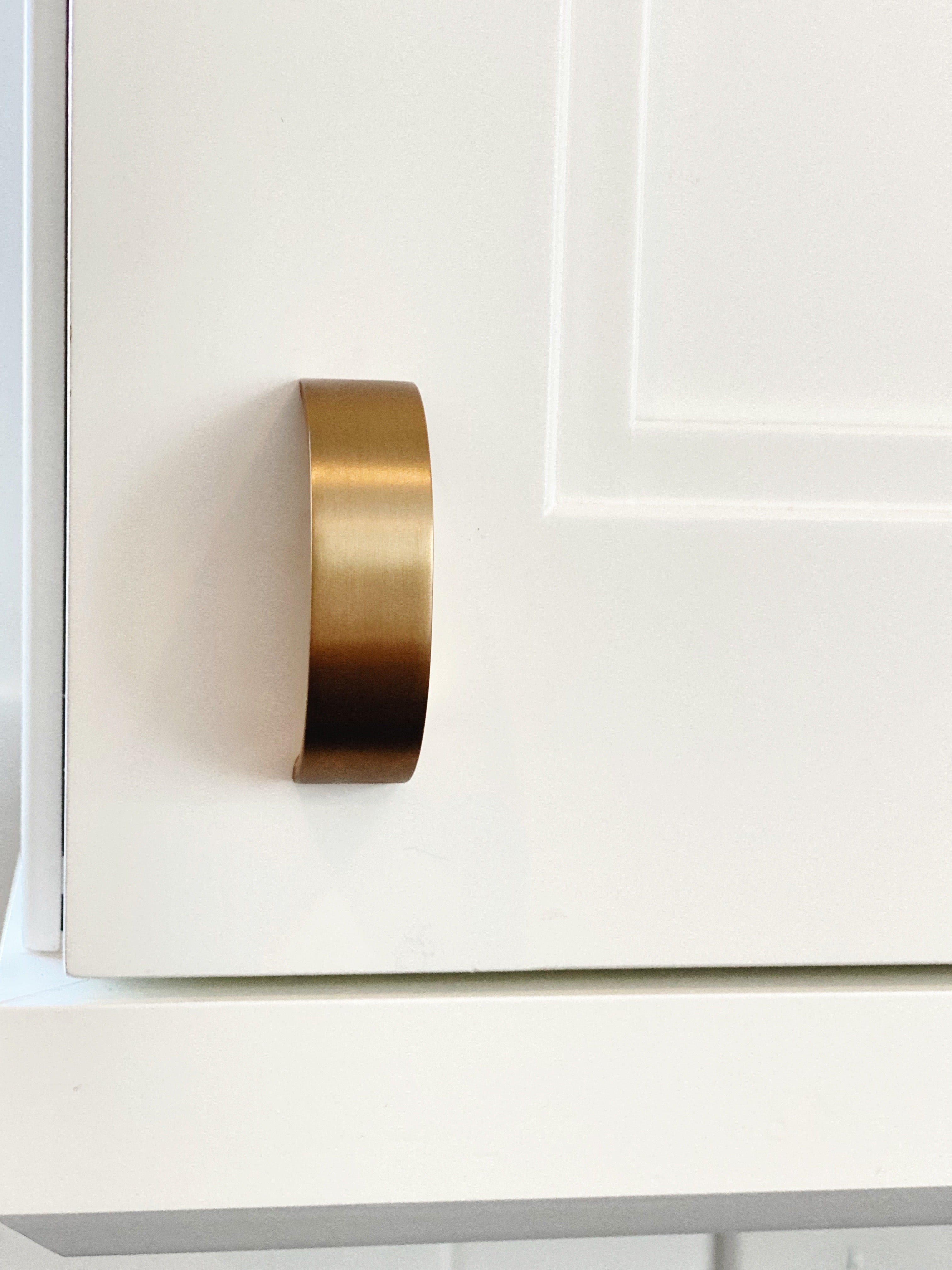 Mondrian Champagne Bronze Drawer Pulls - Elegant Cabinet Hardware for Kitchen & Bathroom - Modern Handle for Dressers, Cabinets, and Furniture (Set of 10) - Perfect for Home Renovation & DIY Projects