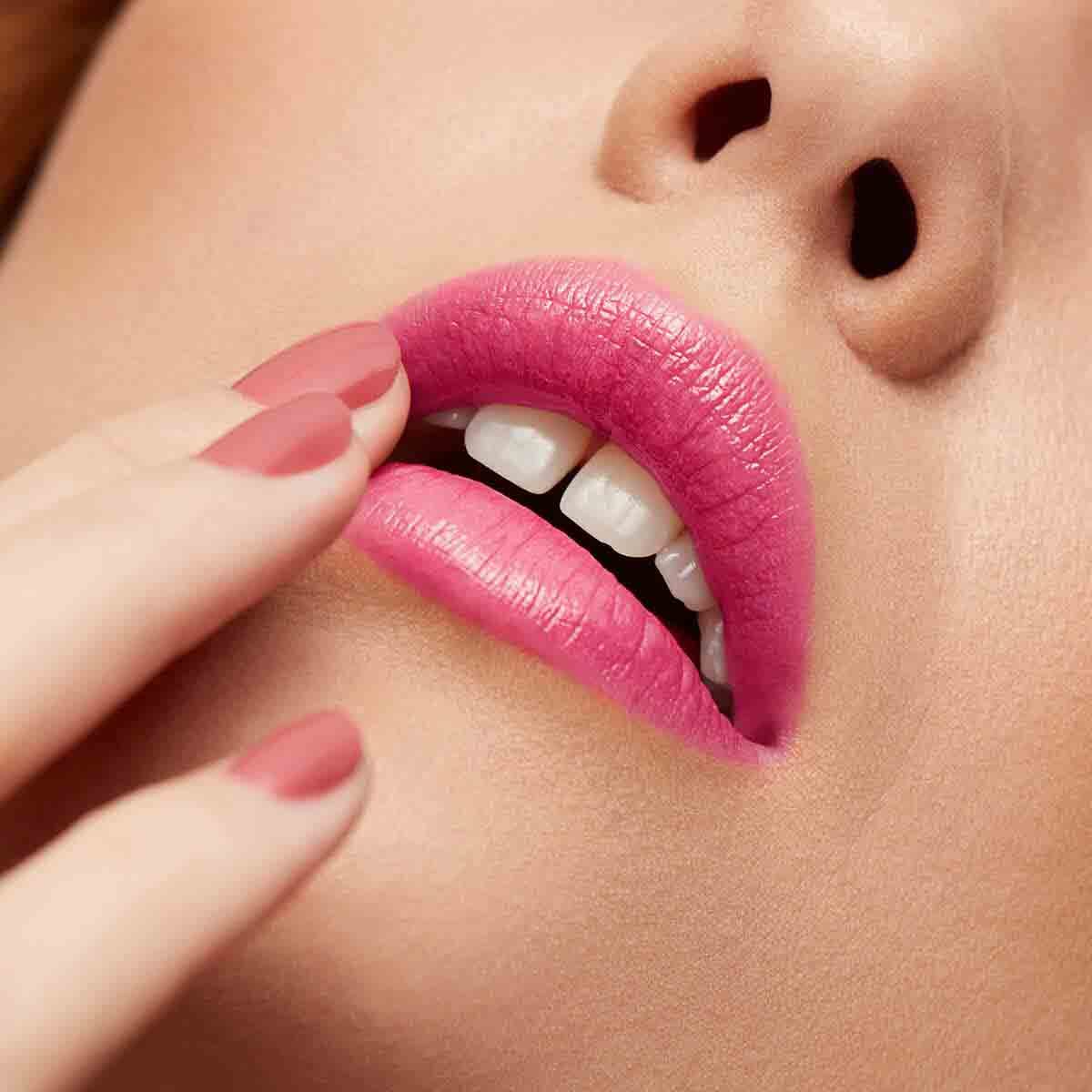 Revlon Super Lustrous Glass Shine Lipstick - Cherries in the Snow Shade | Hydrating, High-Shine Finish | Perfect for Date Night, Parties & Everyday Wear