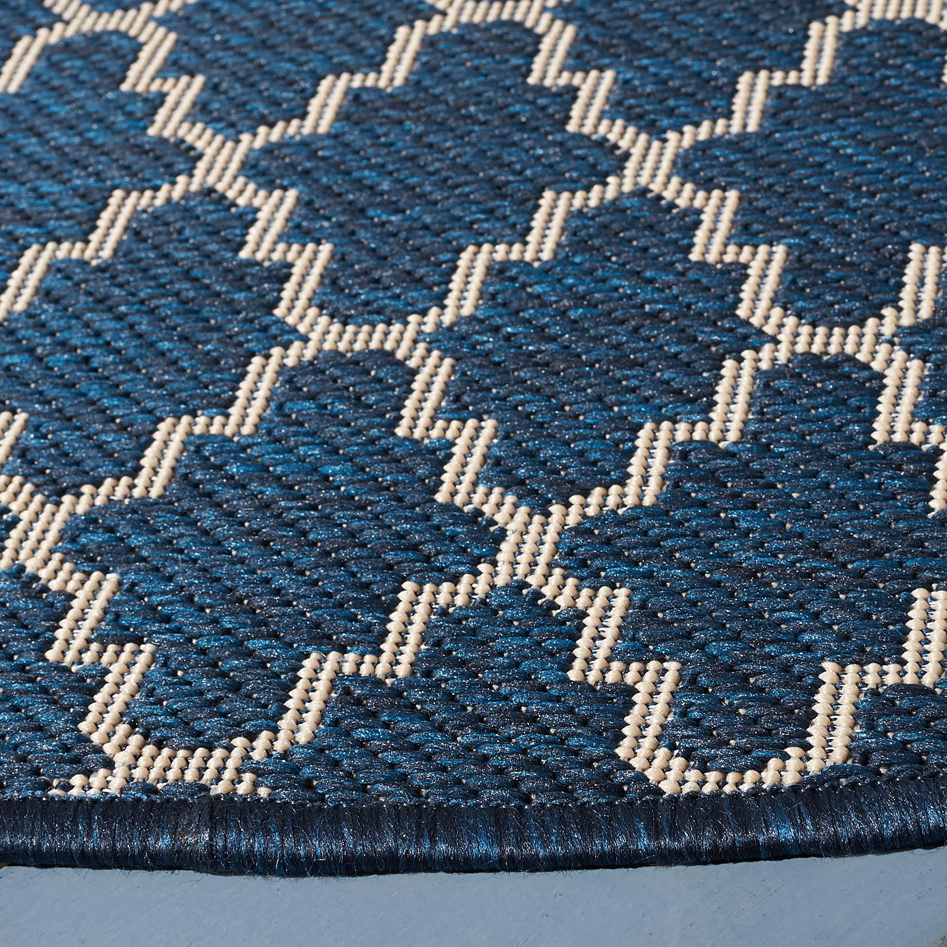 SAFAVIEH Courtyard Collection 7'10