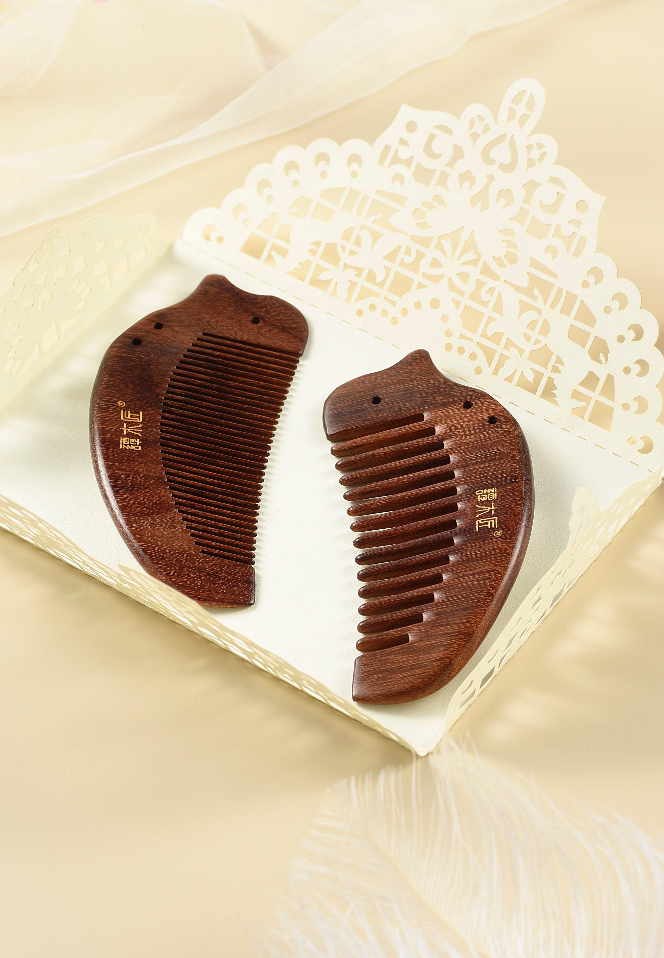 Stylish Couple Hair Combs Set - Matching Wooden Hair Accessories for Him & Her - Perfect for Weddings, Date Nights & Romantic Gifts