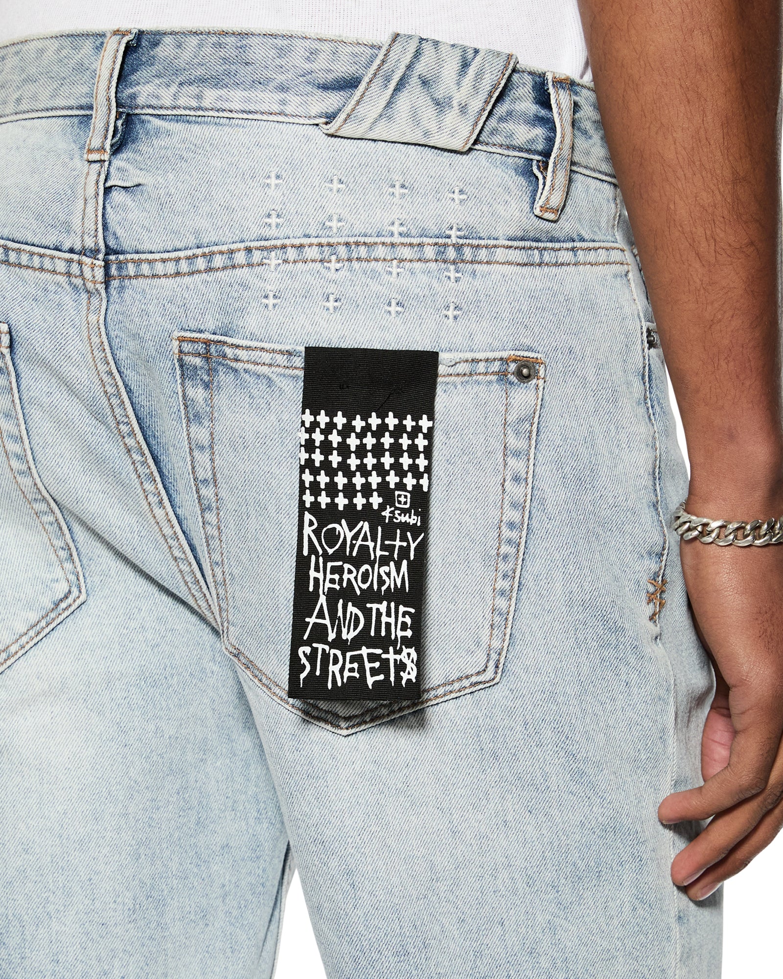 Chopper Short Karma Trashed - Stylish Distressed Denim Shorts for Women | Perfect for Casual Wear, Summer Outfits & Street Fashion