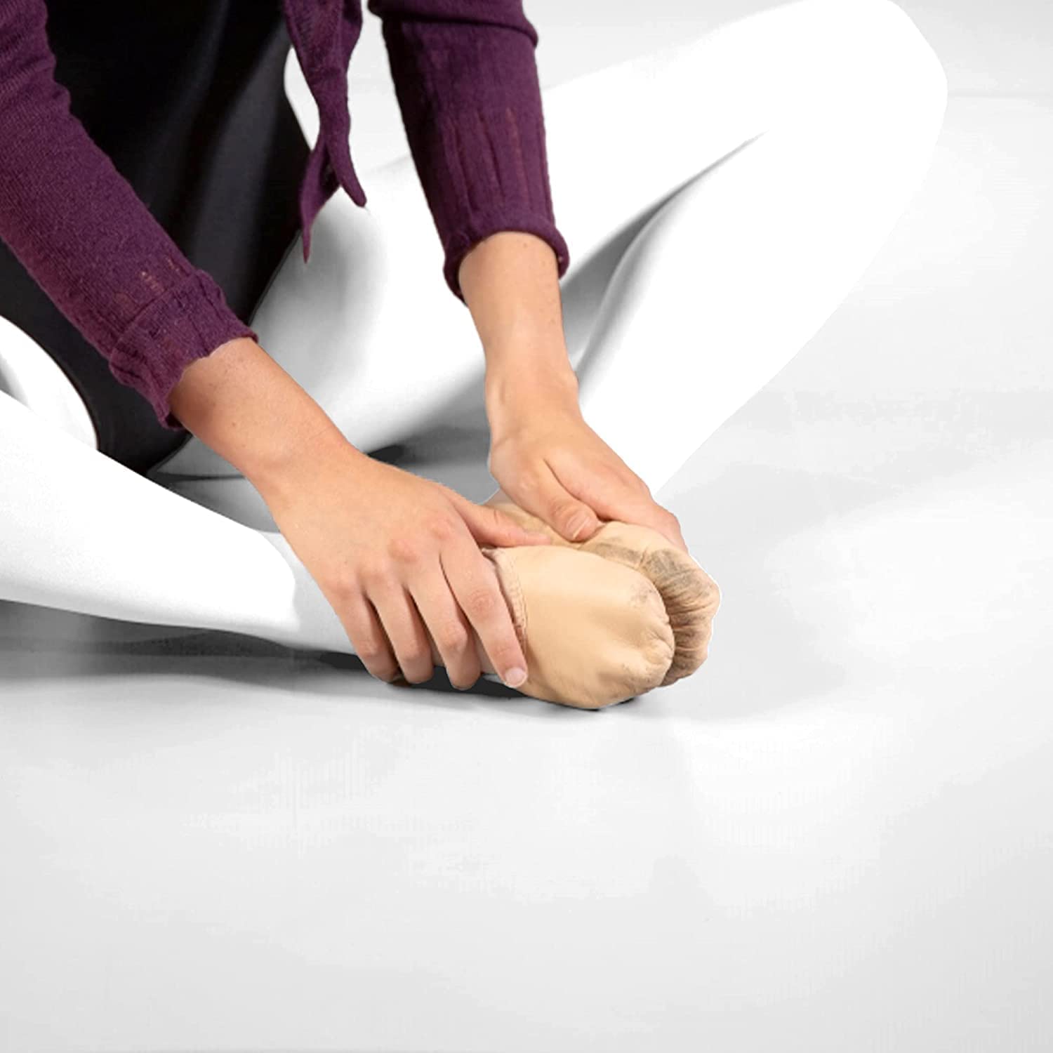 1.2mm Thick Reversible Low-Reflection Vinyl Marley Dance Floor Roll - Ideal for Practice, Performance, and Studio Use