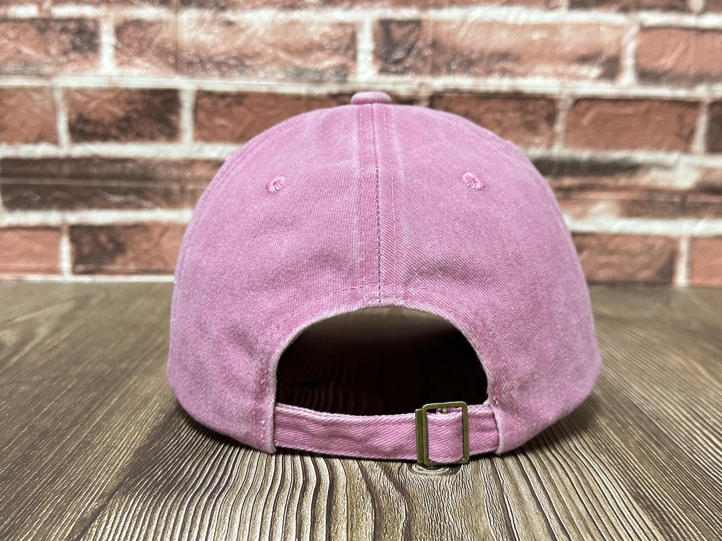 Embroidered Baseball Caps for Women & Men - Stylish Outdoor Wear