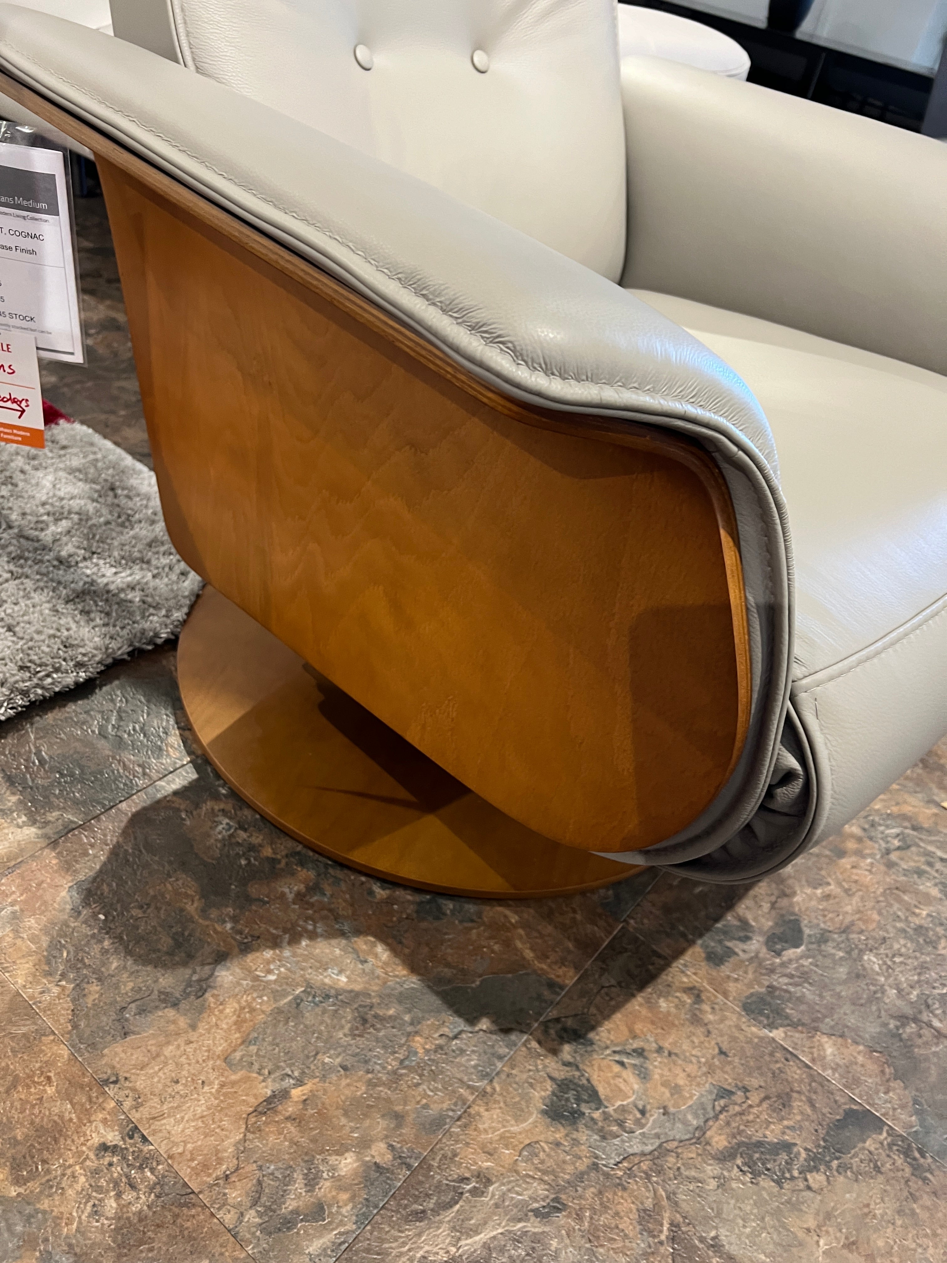 Fjords Hans Recliner Chair with USB Battery Power - Modern Comfort for Living Room, Home Theater & Office - In Stock Now