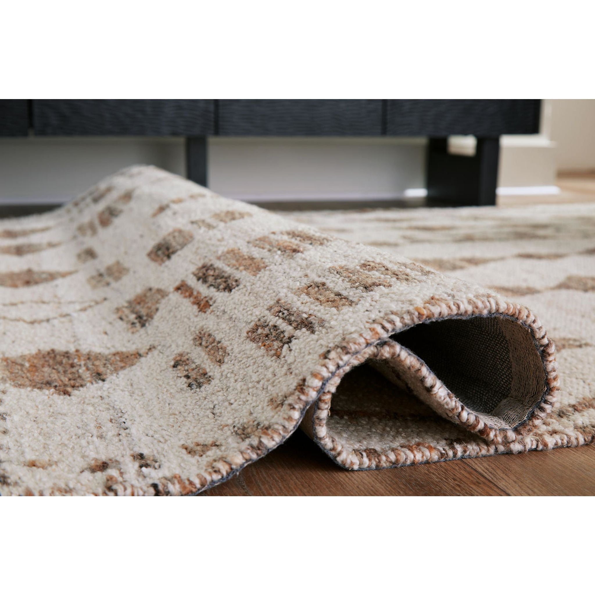 Brettler Modern Area Rug - Soft Non-Slip Living Room Carpet - Perfect for Bedroom, Office & Home Decor