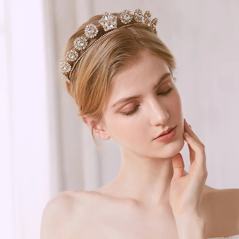 Sparkly Princess Tiara for Girls - Elegant Rhinestone Crown for Birthday, Party & Dress Up - Perfect for Princess Themed Events & Photo Shoots