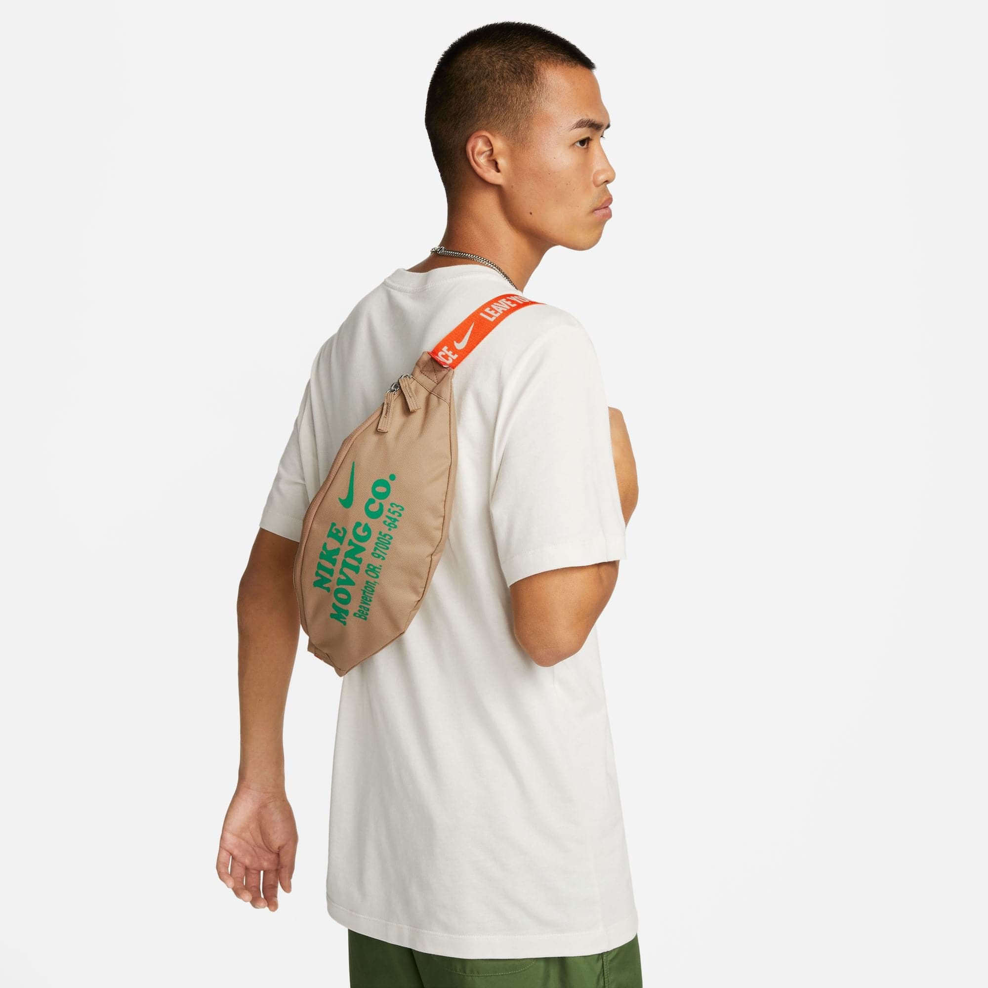 3L Waist Pack - Lightweight & Water-Resistant Fanny Pack for Travel, Hiking & Running - Hands-Free Belt Bag for Men & Women