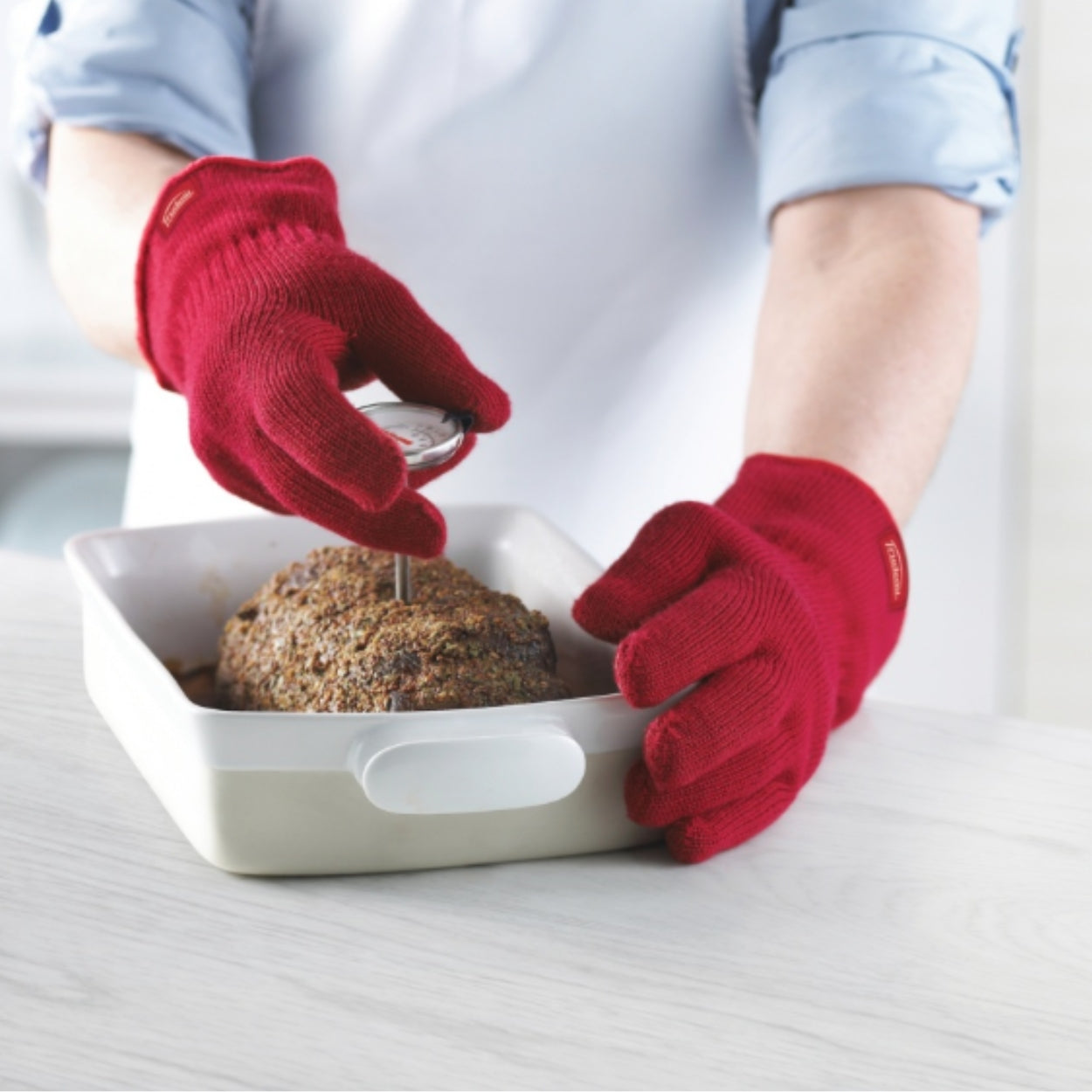 Premium Trudeau Kitchen Hand Gloves - Heat Resistant & Non-Slip Red Cooking Gloves for Baking, Grilling & Dishwashing - Perfect for Hot Pans, Oven Use & Food Prep