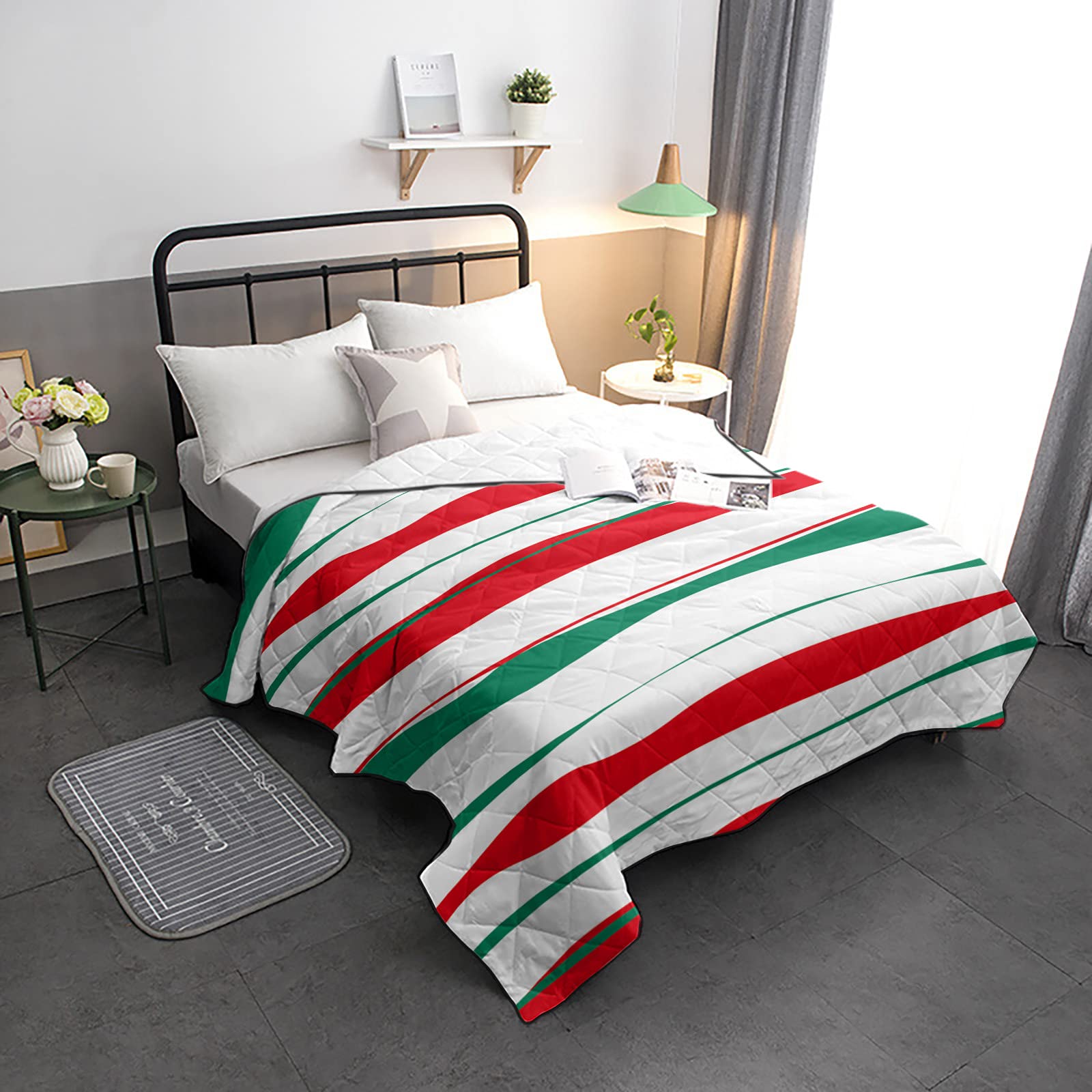 HELLOWINK Twin Size Cooling Comforter - Soft & Lightweight Quilted Duvet Insert, All Season Down Alternative Bedding Set in Christmas Green Red Abstract Striped Design - Perfect for Guest Rooms, Dorms & Cozy Winter Nights