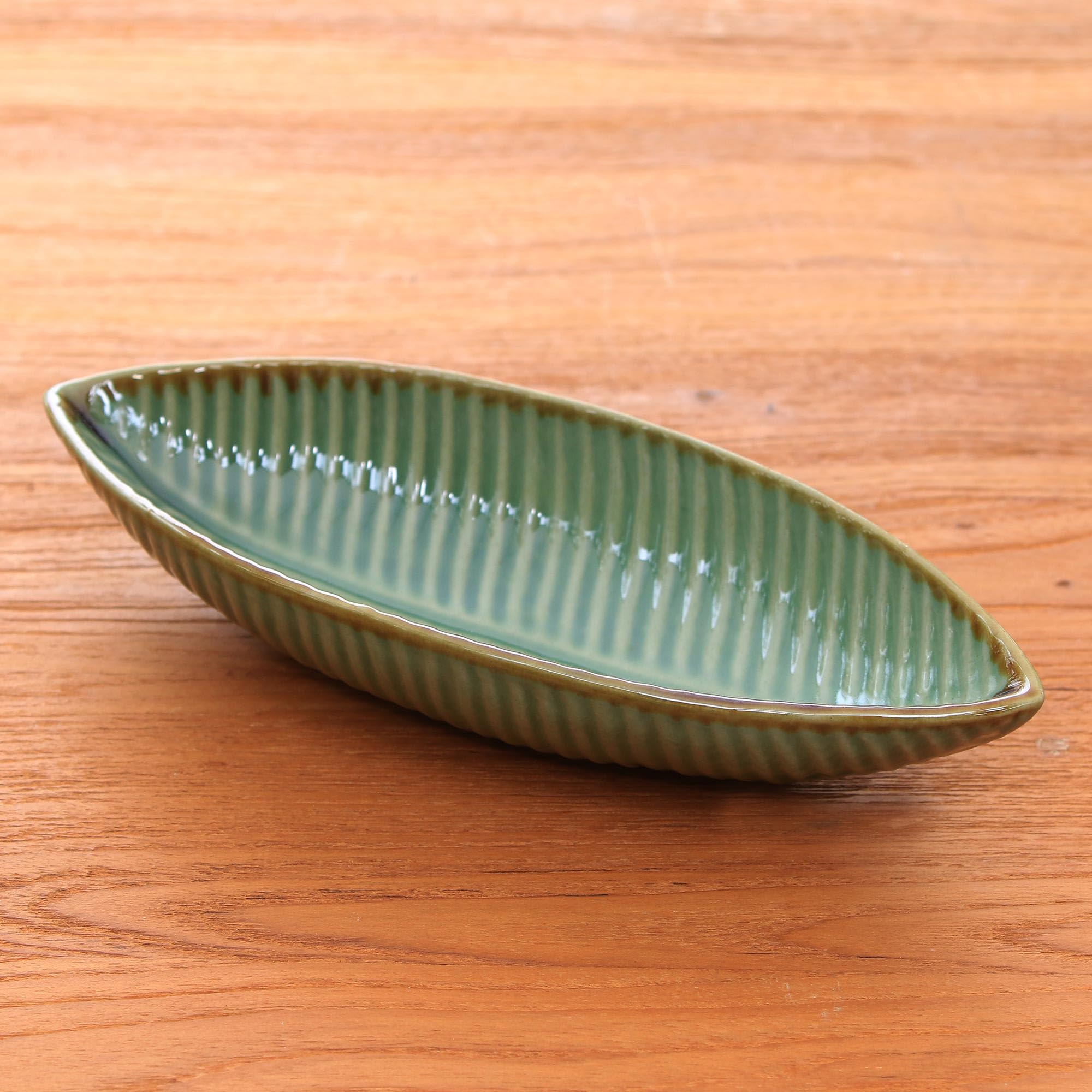 NOVICA Handmade Ceramic Banana Leaf Serving Bowl - Eco-Friendly Green Tree Design for Salads, Fruits & Snacks | Perfect for Parties, Picnics & Home Decor