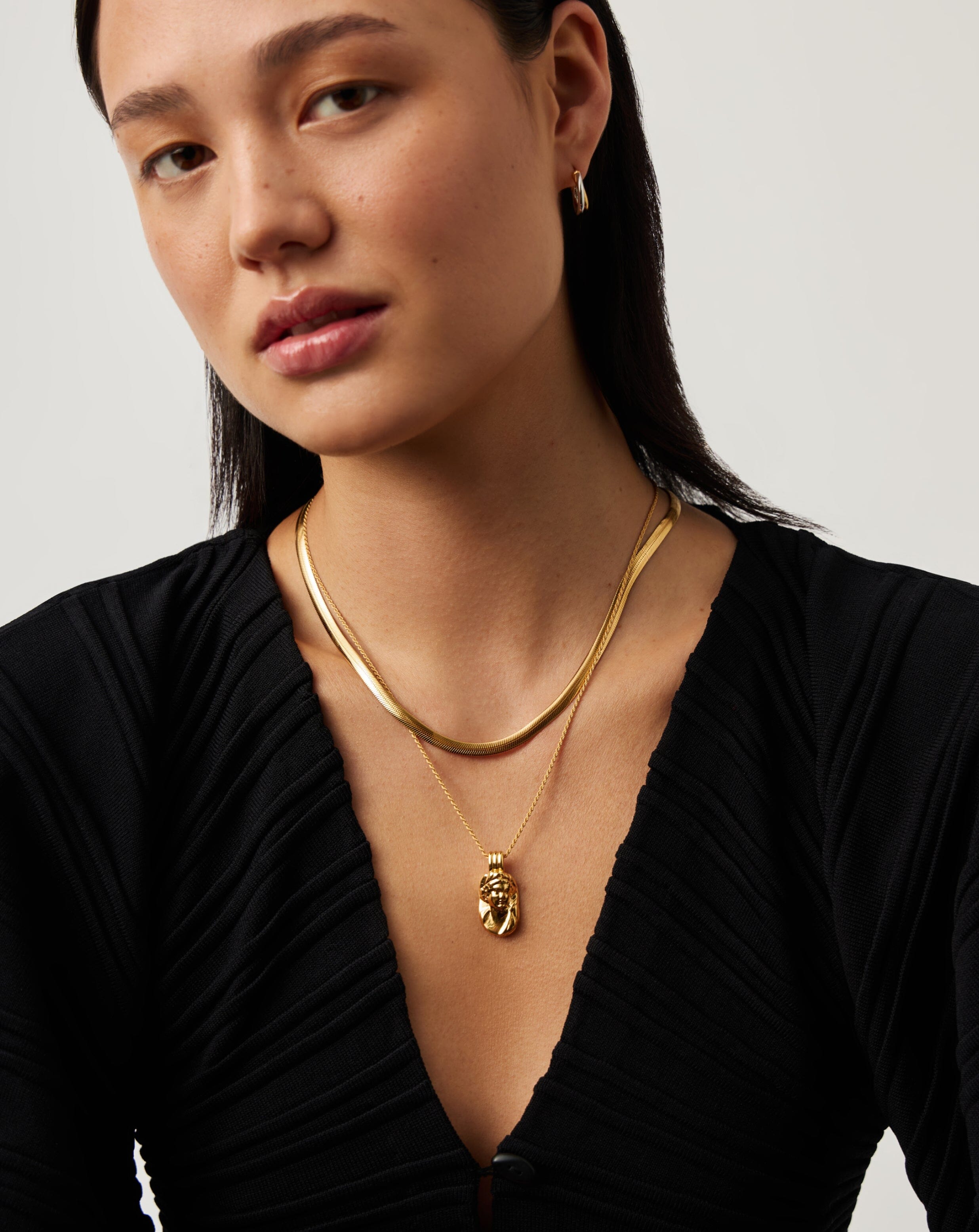 Lucy Williams Cameo Pendant Necklace - Vintage Inspired Jewelry for Women | Perfect Gift for Mother's Day, Anniversary & Special Occasions