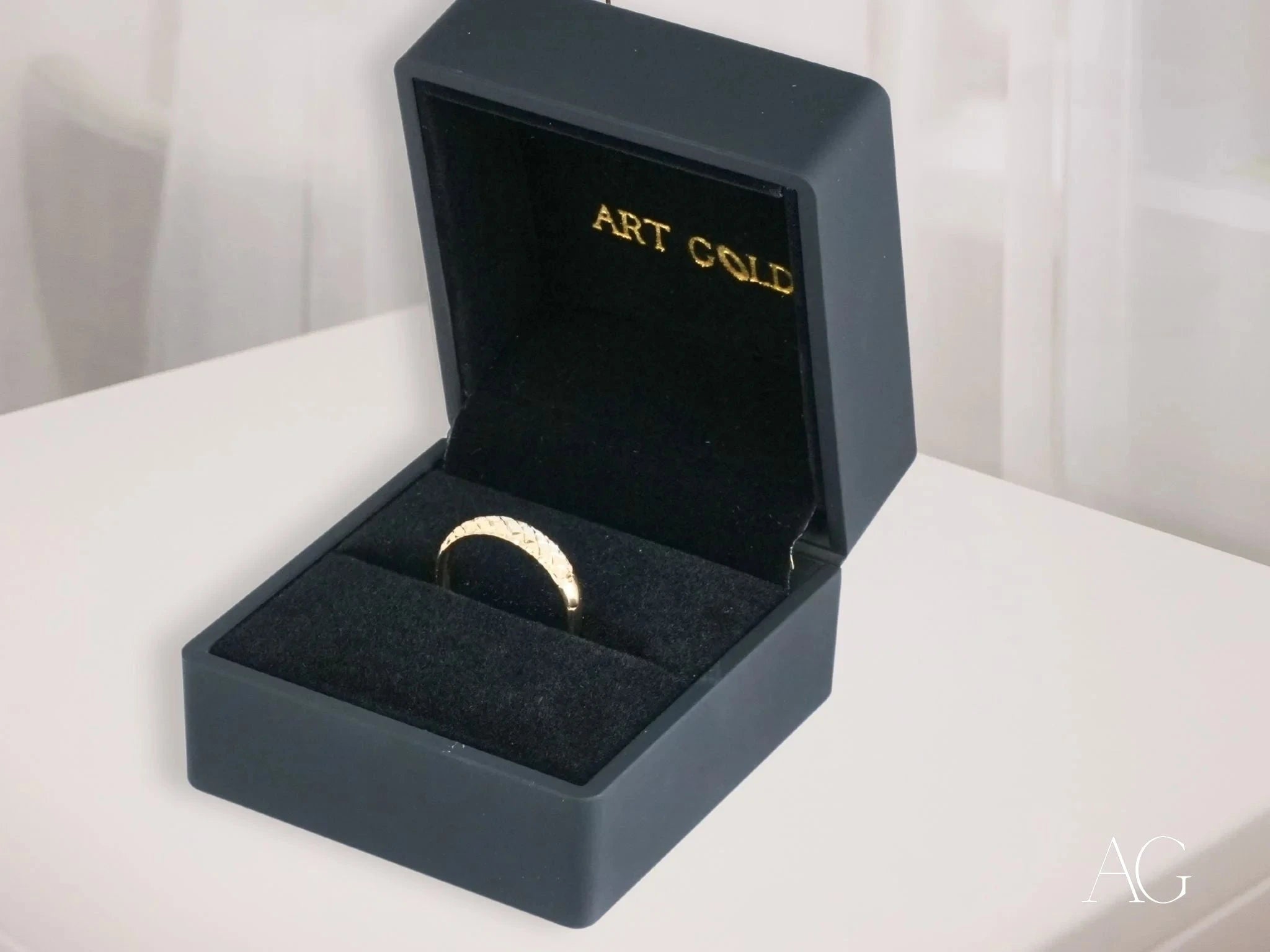 18k Gold Aparador Ring for Women - Elegant & Dainty Stackable Ring - Perfect for Everyday Wear, Gifts & Special Occasions