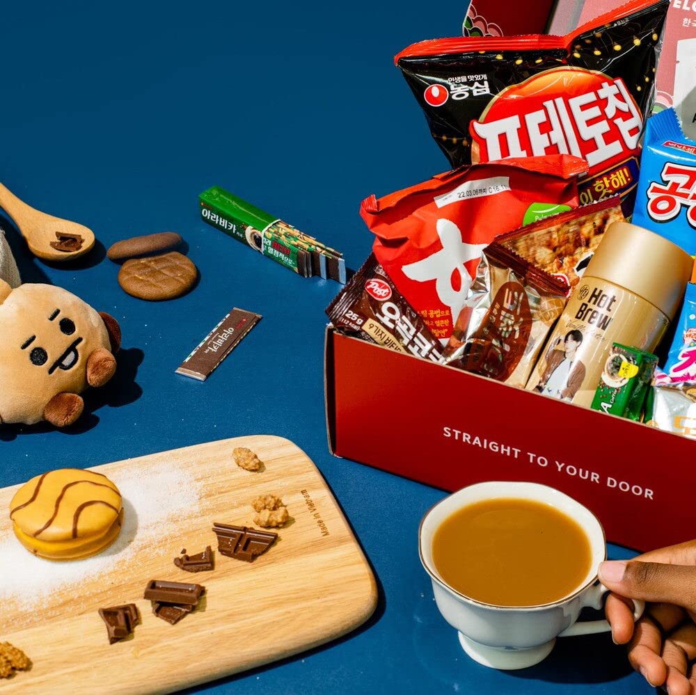 Seoulbox V | Authentic Vegetarian Korean Snacks & Kpop Merch Gift Box - Perfect for KPOP Fans, Korean Food Lovers & Unique Gift Ideas