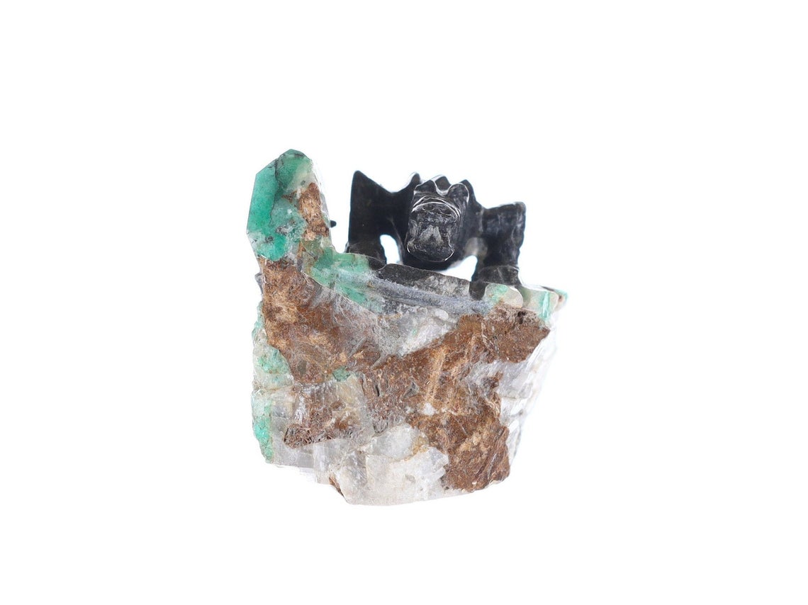 Colombian Emerald Alligator Rough Crystal Sculpture - Natural Gemstone Carving for Home Decor, Office Display & Gift Giving