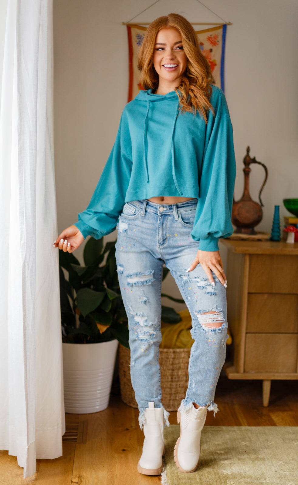 Stylish Hanging Out Hoodie for Men & Women - Cozy Pullover Sweatshirt for Casual Wear, Street Fashion, and Outdoor Activities