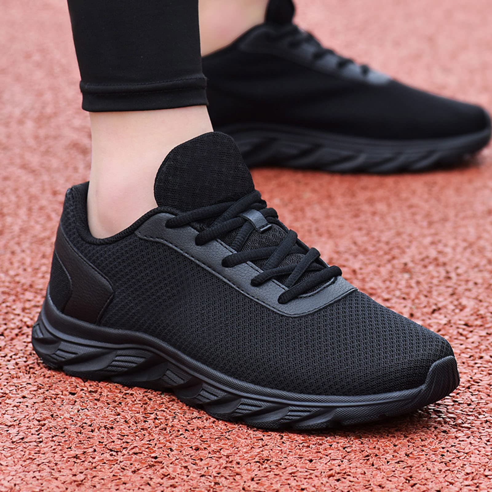 **Men's Breathable Mesh Sports Shoes - Lightweight Non-Slip Lace-Up Trainers for Running, Gym & Summer Casual Wear**