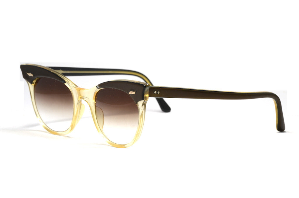 Vintage 1960s Cat Eye Sunglasses for Women - Retro Style UV Protection Shades - Perfect for Beach, Driving, and Fashion Outfits