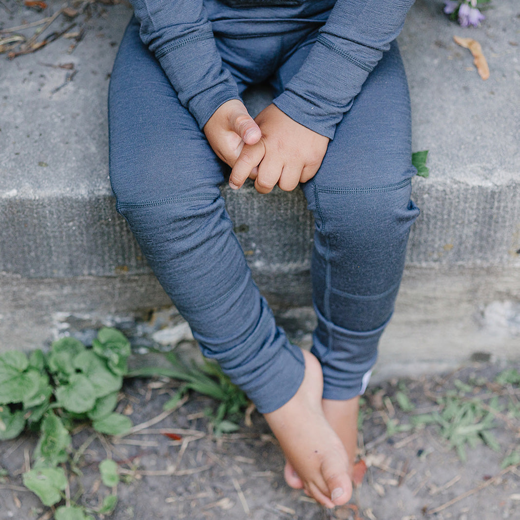 Kids Merino Wool Base Layer & Leggings - Soft Thermal Underwear for Boys & Girls - Storm Gray - Perfect for Winter Sports, Outdoor Activities & Cold Weather Layering