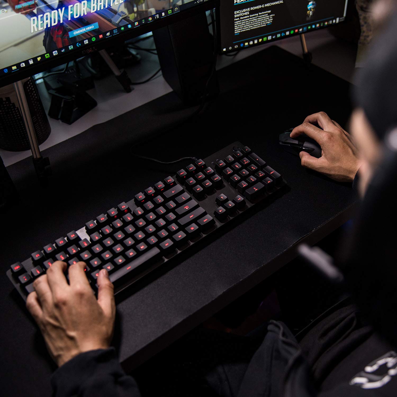 Logitech G413 Carbon Backlit Mechanical Gaming Keyboard with USB Passthrough - Tactile Switches for PC, Mac, PS4, Xbox | Perfect for Esports, Streaming & Office Work
