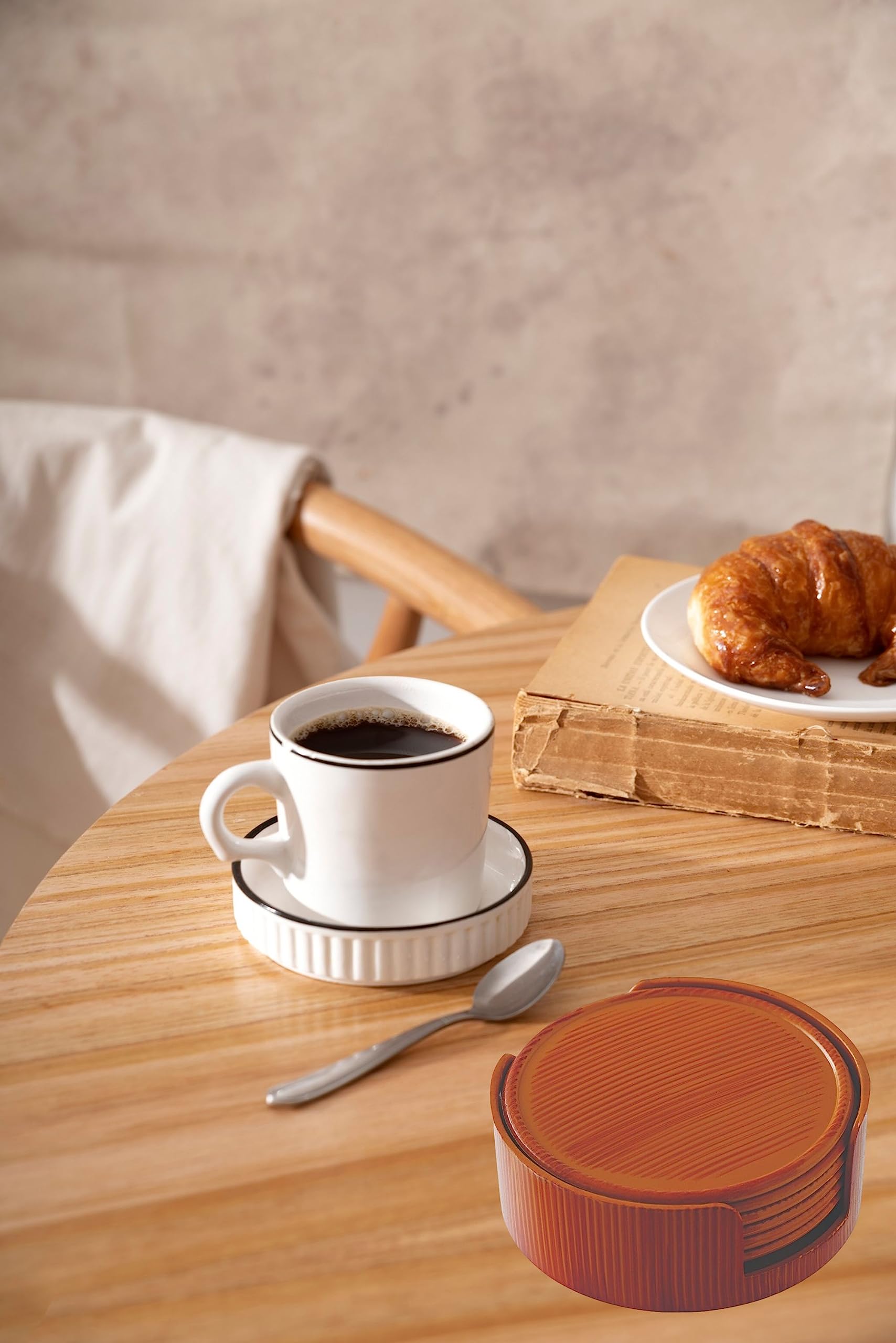 Sunlife - 6-Pack Innova Wood Finish Plastic Coasters with Stand - Circular Drink Coasters for Coffee, Tea, Beer & Cocktails - Perfect for Home, Office & Bar Use