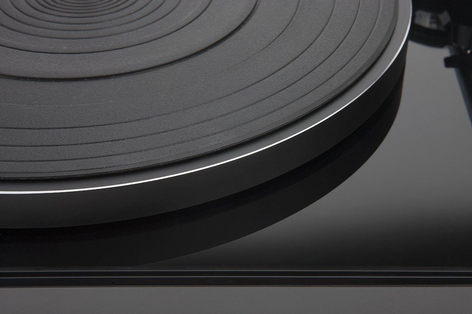 Lenco L-175 Professional Belt-Drive Turntable with Adjustable Tonearm & Built-in Preamp - Perfect for Vinyl Record Playback, DJing & Home Audio Setups