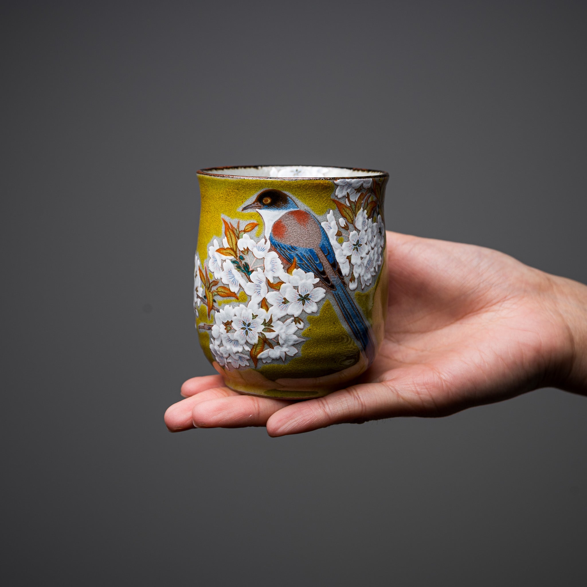 Kutani Ware Pair Yunomi Tea Cup - Handcrafted Japanese Gold Kacho Design - Perfect for Matcha, Green Tea & Traditional Tea Ceremonies