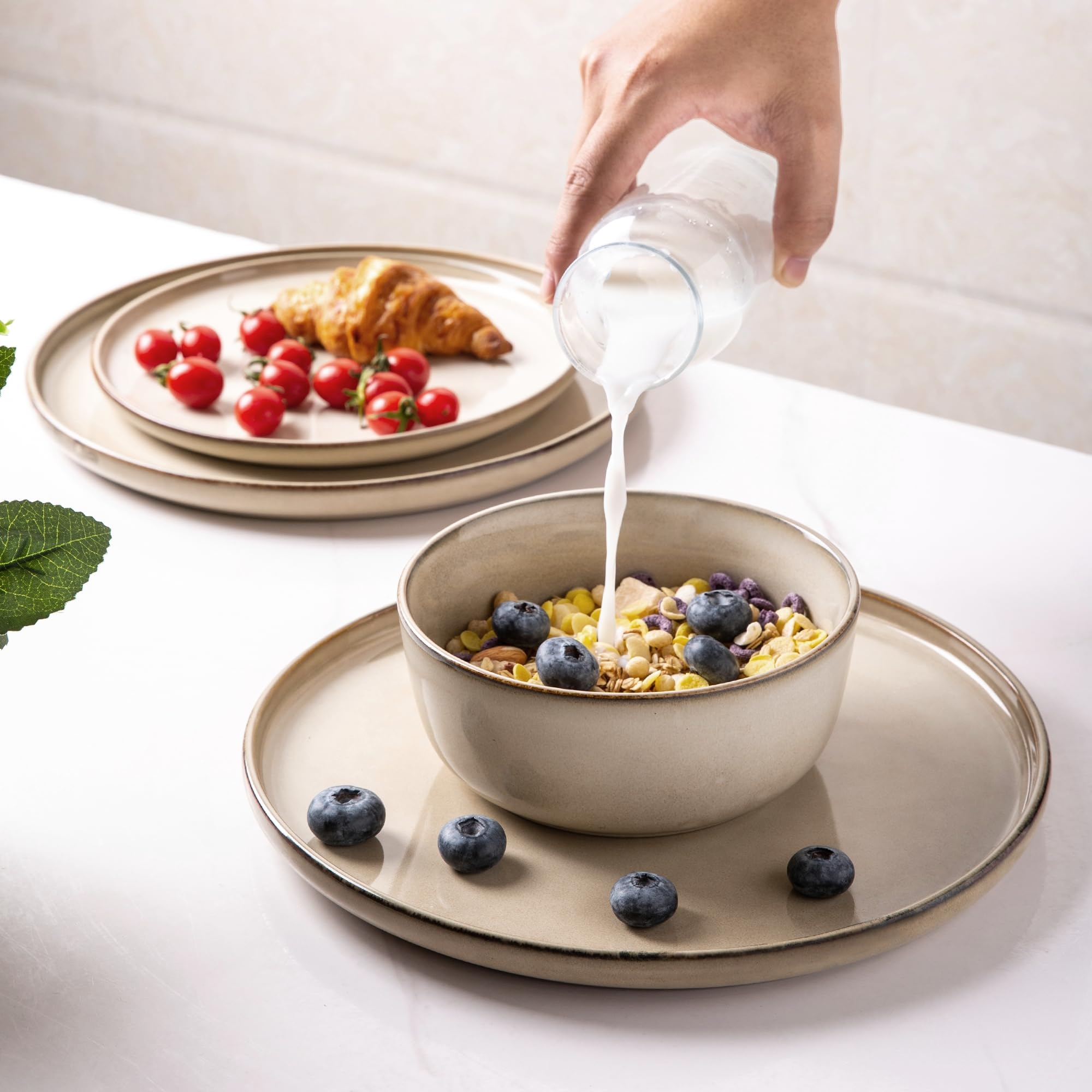 Premium 18-Piece Stoneware Dinnerware Set for 6 - Scratch Resistant Ceramic Plates & Bowls, Dishwasher & Microwave Safe, Reactive Glaze in Cappuccino - Perfect for Family Dinners, Restaurants & Entertaining Guests