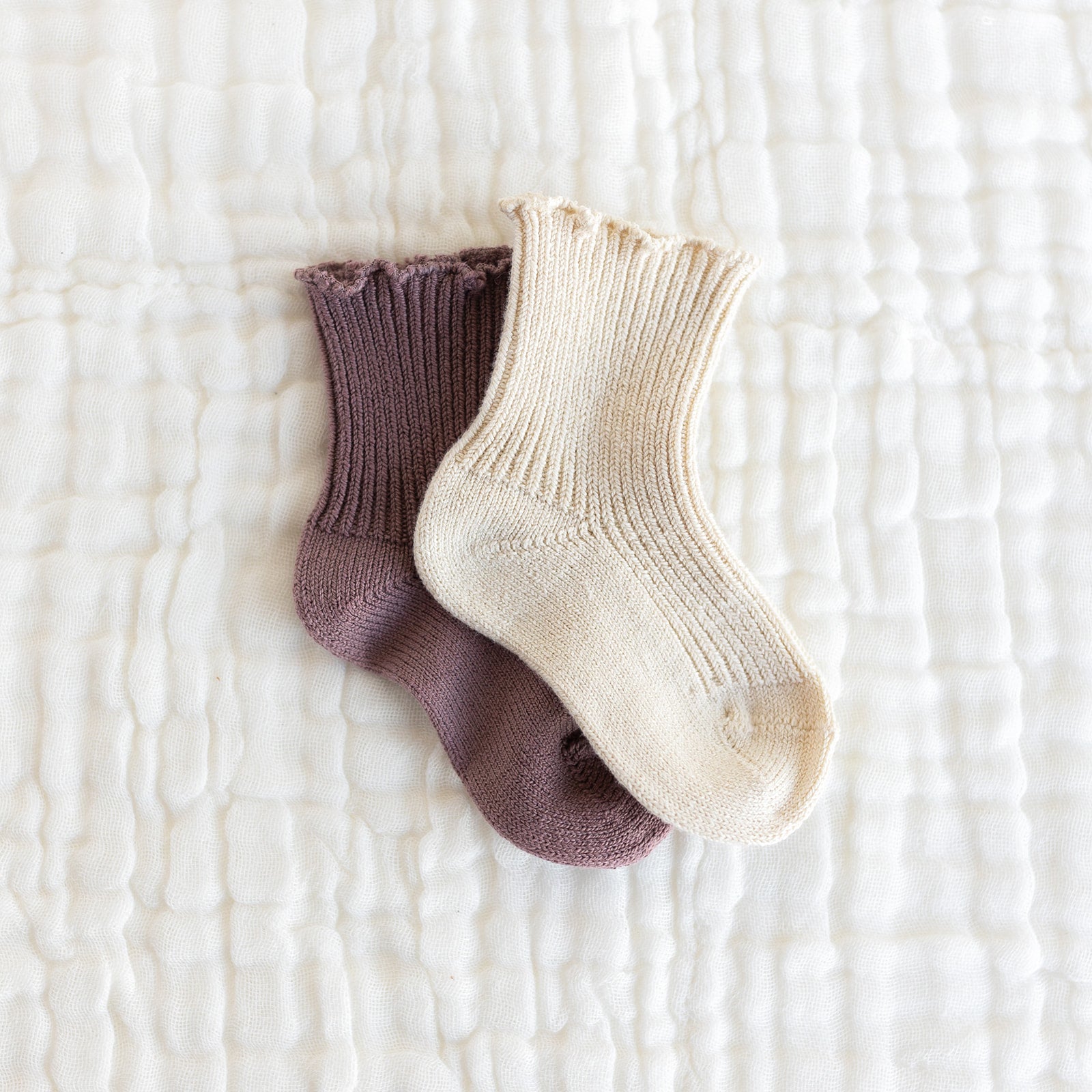Cozy Ribbed Ankle Socks for Women - Non-Slip Winter Warm Socks with Curling Design - Perfect for Cold Weather, Indoor Activities & Sports