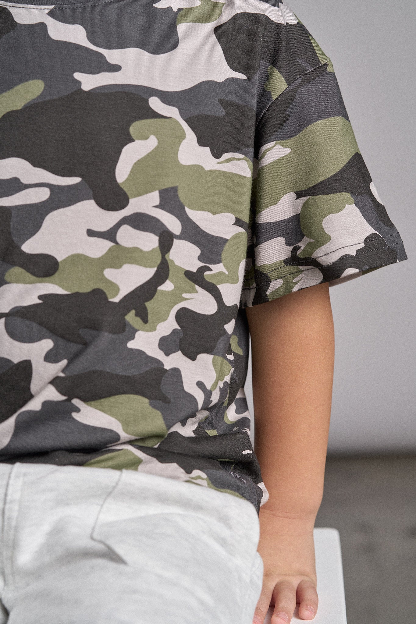 Oversized Bamboo T-Shirt for Men & Women - Soft Army Camo Print - Comfortable Loose Fit Casual Tee - Perfect for Streetwear, Loungewear, and Outdoor Activities