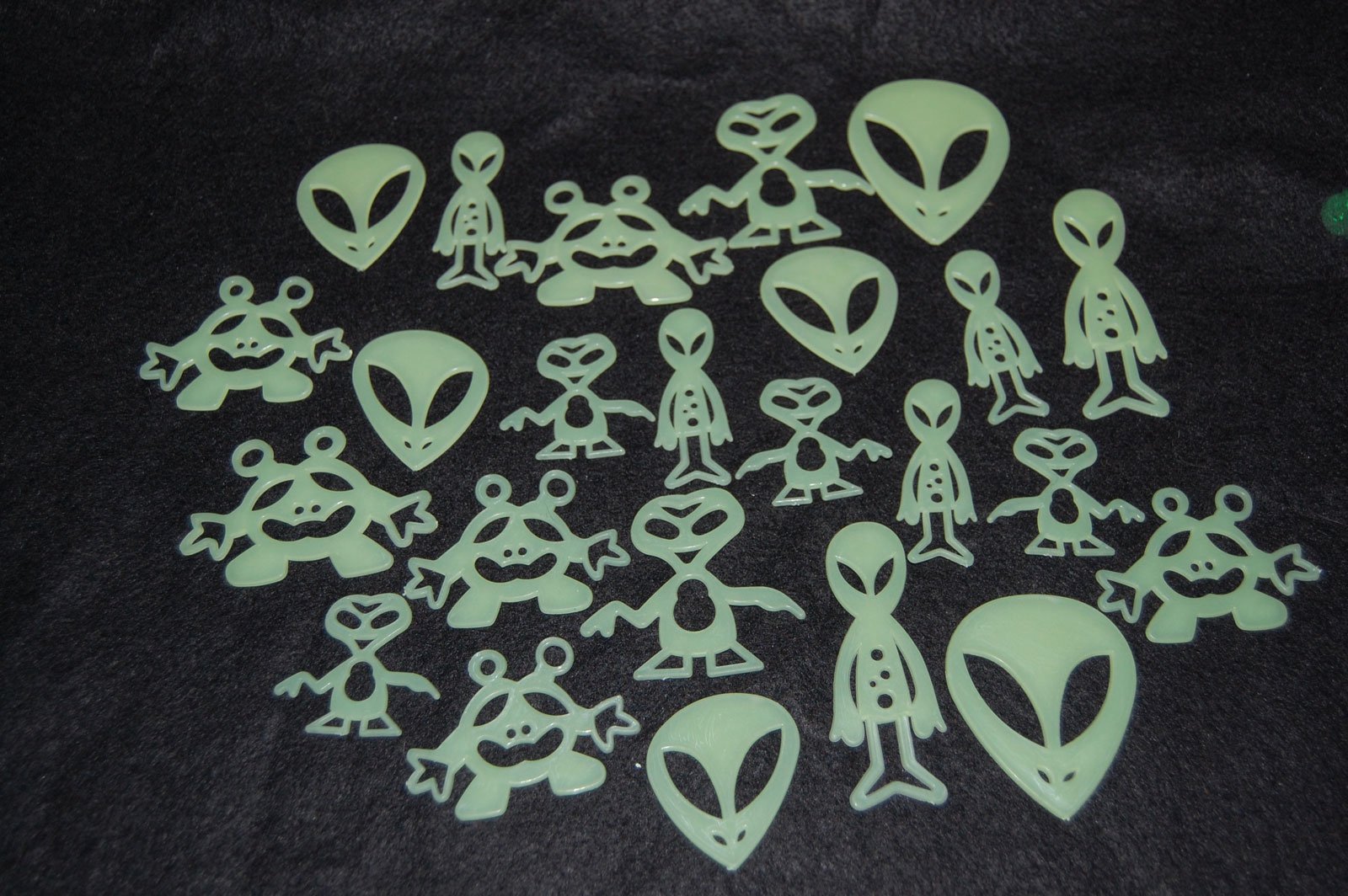 DirectGlow 24-Piece Glow in the Dark Alien Wall & Ceiling Stickers - Fun Space-Themed Room Decor for Kids Bedroom, Party & Night Light Effects