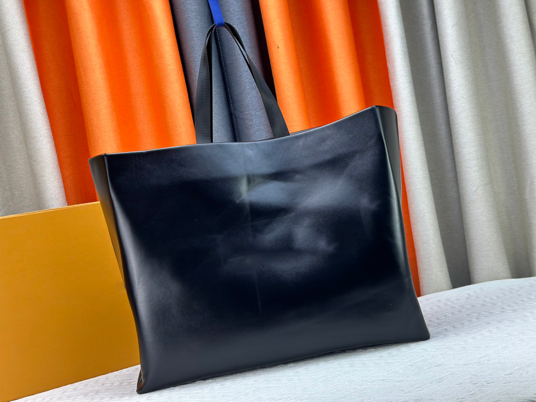 Stylish Large Capacity Women's Tote Bag for Work, Travel & Everyday Use - Durable & Spacious Handbag for Commuters, Office & Shopping
