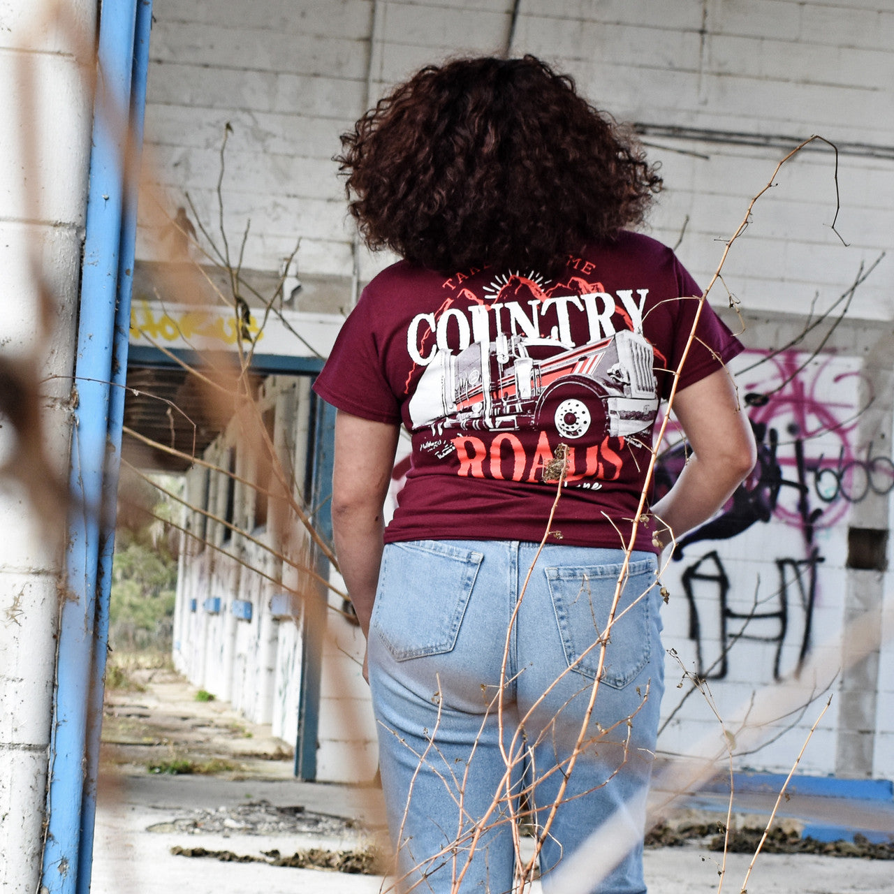 Country Roads Graphic T-Shirt for Men & Women - Comfortable Cotton Tee for Casual Wear, Travel & Outdoor Adventures