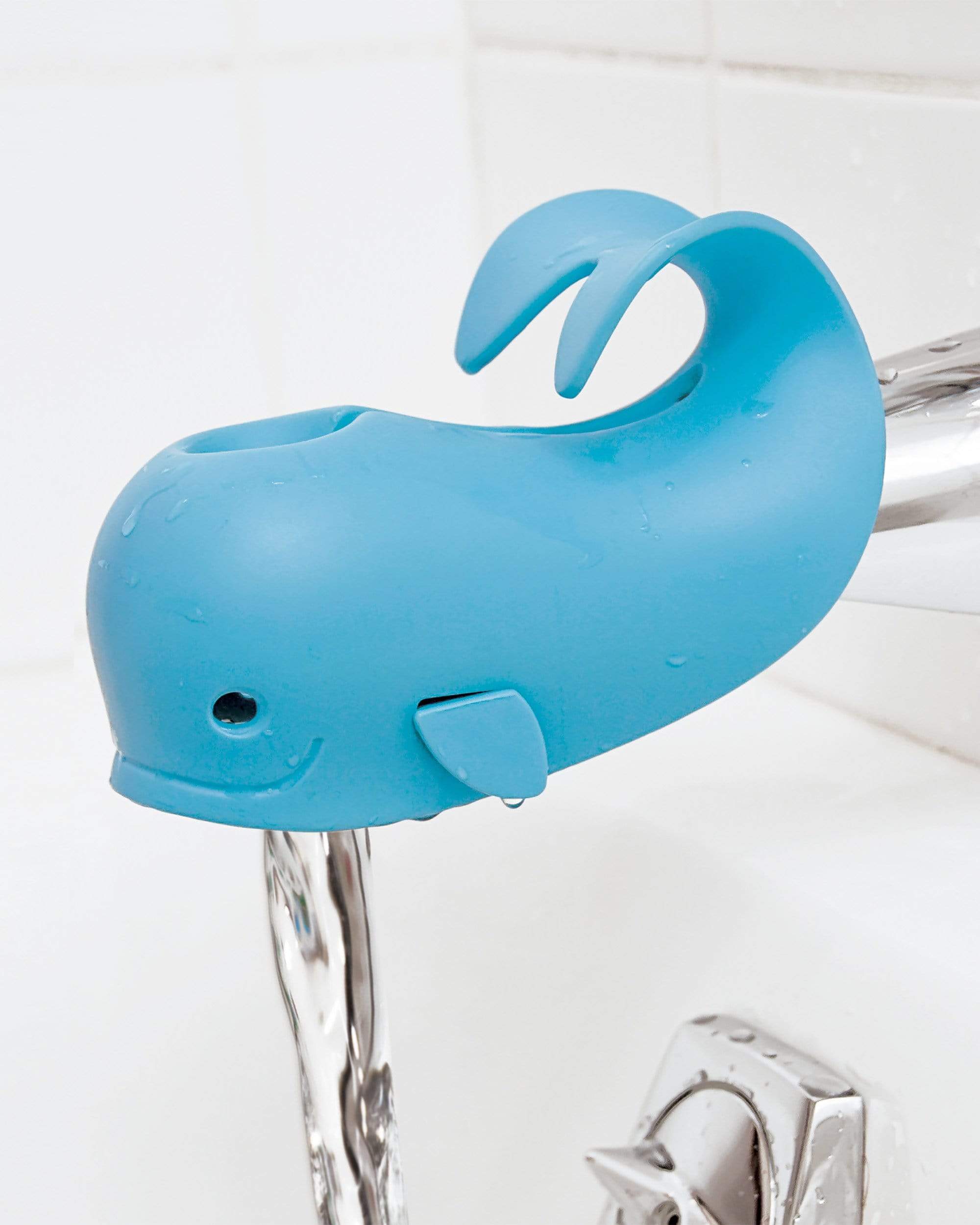 Skip Hop Moby Bathtime Essentials - Baby Bath Toy Set with Water Scoop & Spout Cover - Fun & Safe Bath Time for Toddlers & Infants - Perfect for Splash Play & Learning in Tub