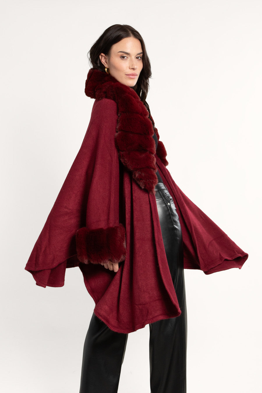 Stylish Kimono with Faux Fur Trim - Elegant Loungewear & Home Wear for Women | Perfect for Relaxing, Spa Days & Cozy Evenings