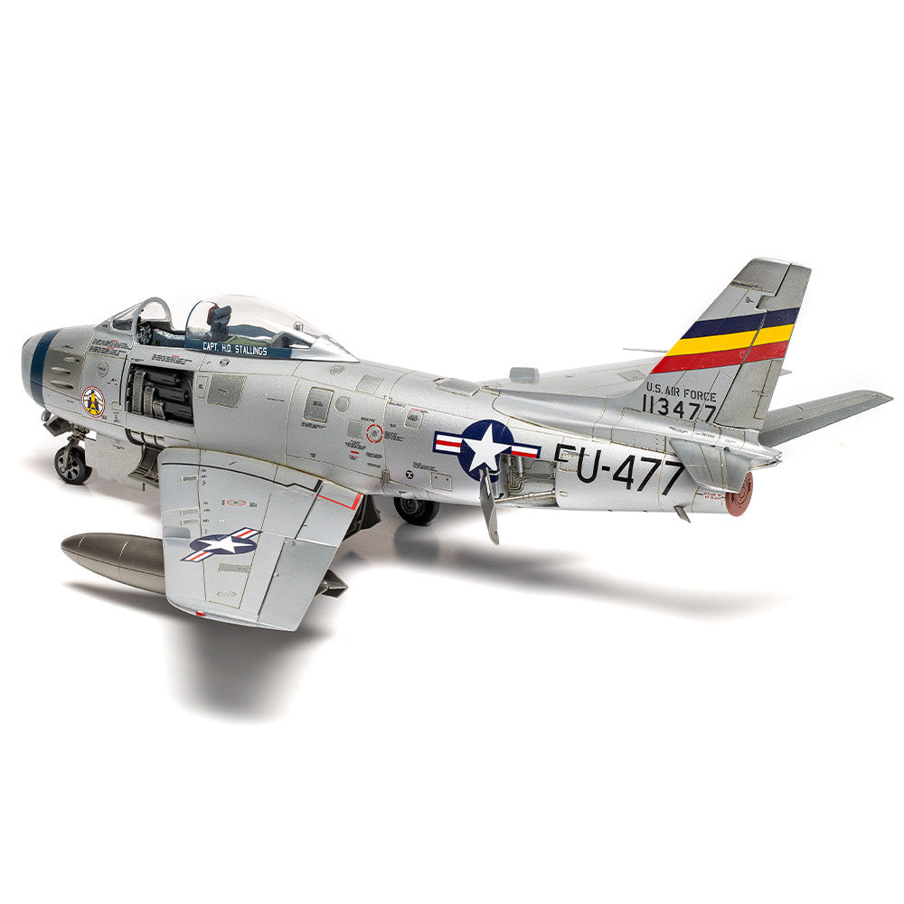 Airfix A08111 1/48 Scale North American F-86F Sabre Fighter Jet Model Kit - Perfect for Aviation Enthusiasts & Military History Collectors