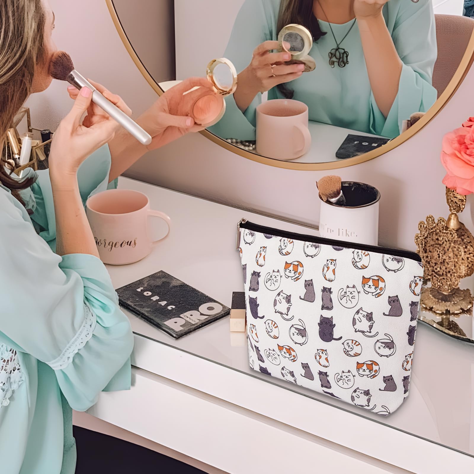 Degpum Cat Makeup Bags for Women - Cute Cosmetic Organizer with Cat Design - Perfect Gift for Sisters, Daughters & Friends - Great for Travel, Birthdays, Christmas & Mother's Day - Ideal for Makeup Storage, Travel Essentials & Daily Beauty Routine
