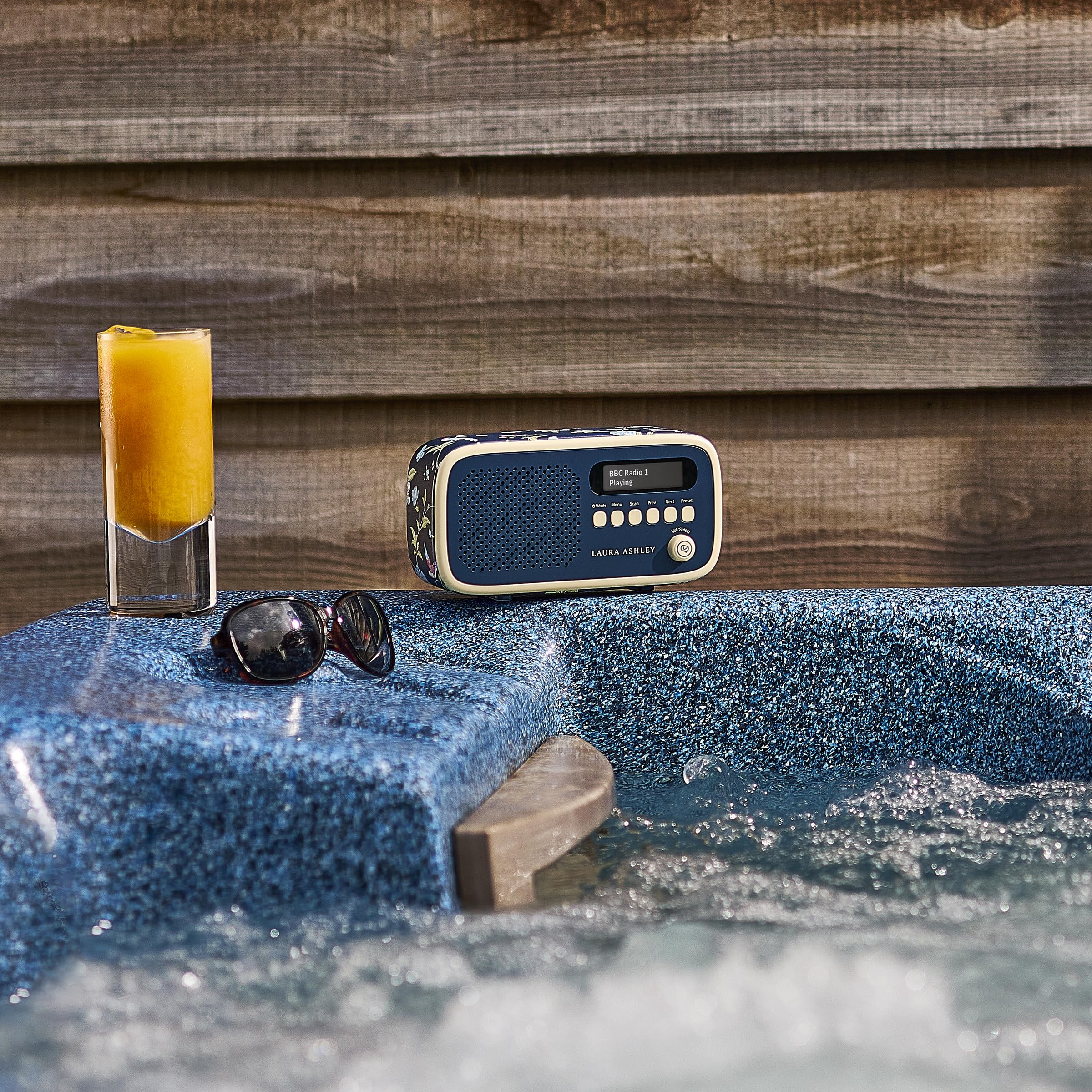 VQ Laura Ashley Dexter Dab+/Dab Radio with FM, 3W Stereo Speakers, LCD Display - Mains/Battery Powered Portable Radio with 60 Presets & Headphone Jack - Elveden Navy Blue - Perfect for Bedroom, Kitchen, Office or Travel Use