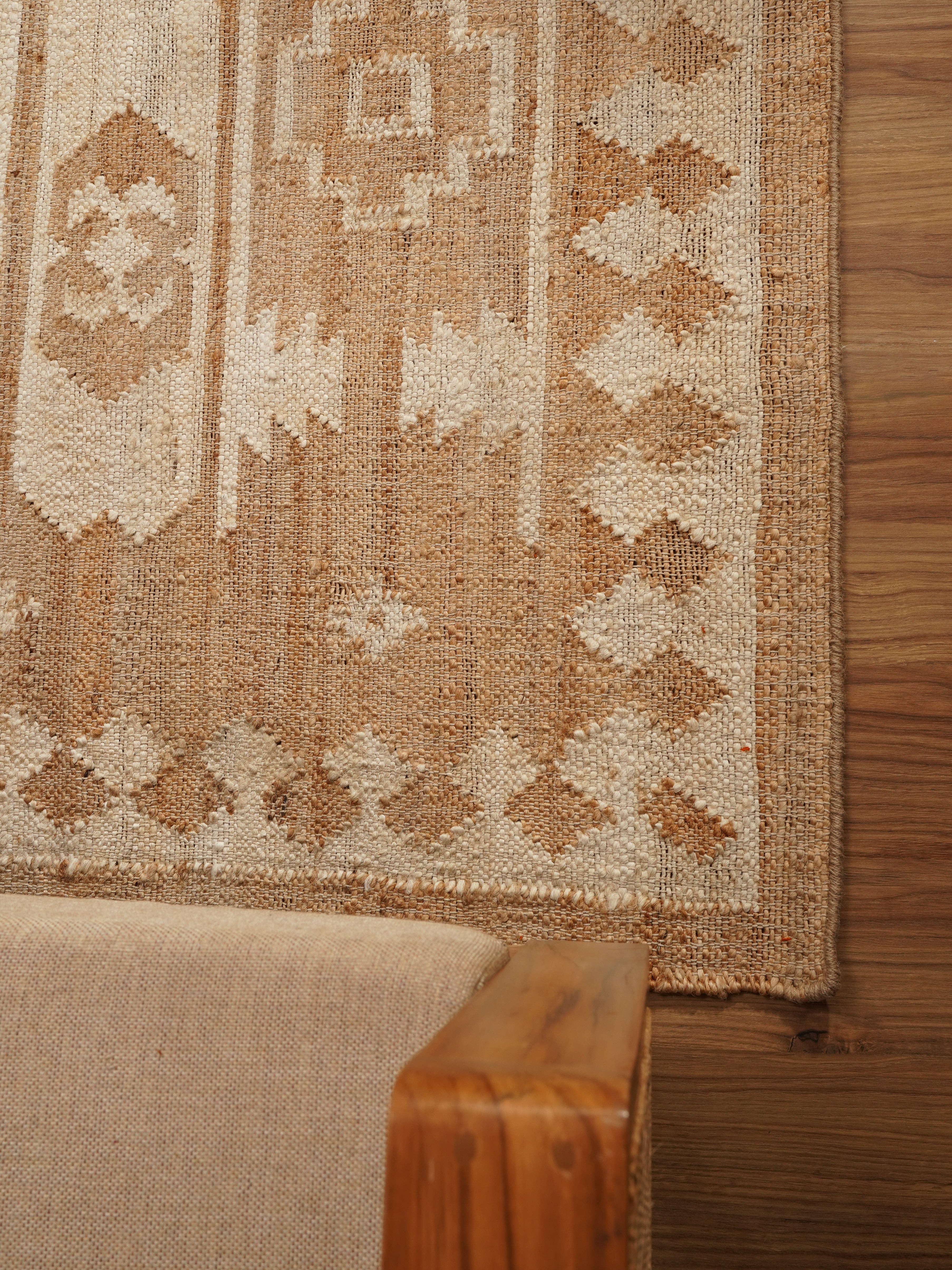 Premium Jute Braided Rug - Natural & Eco-Friendly Floor Mat for Living Room, Bedroom, or Patio - Handwoven & Durable Home Decor