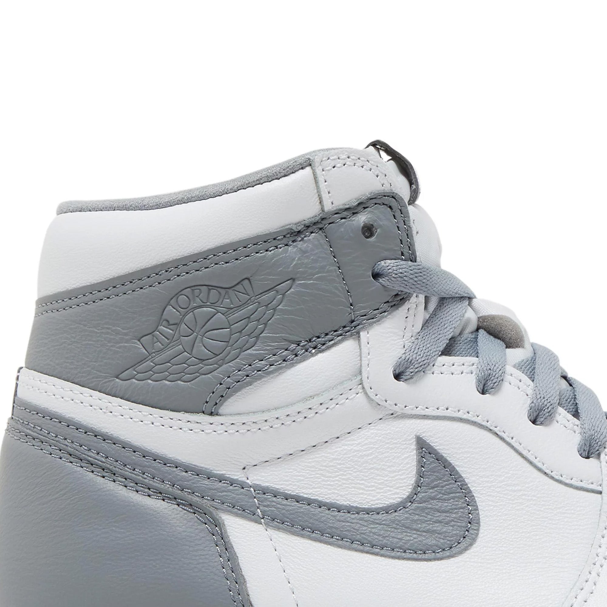 Air Jordan 1 Retro High OG 'Stealth' 2022 Release - Men's Basketball Sneakers for Streetwear & Casual Style | Perfect for Sneaker Collectors & Fashion Enthusiasts