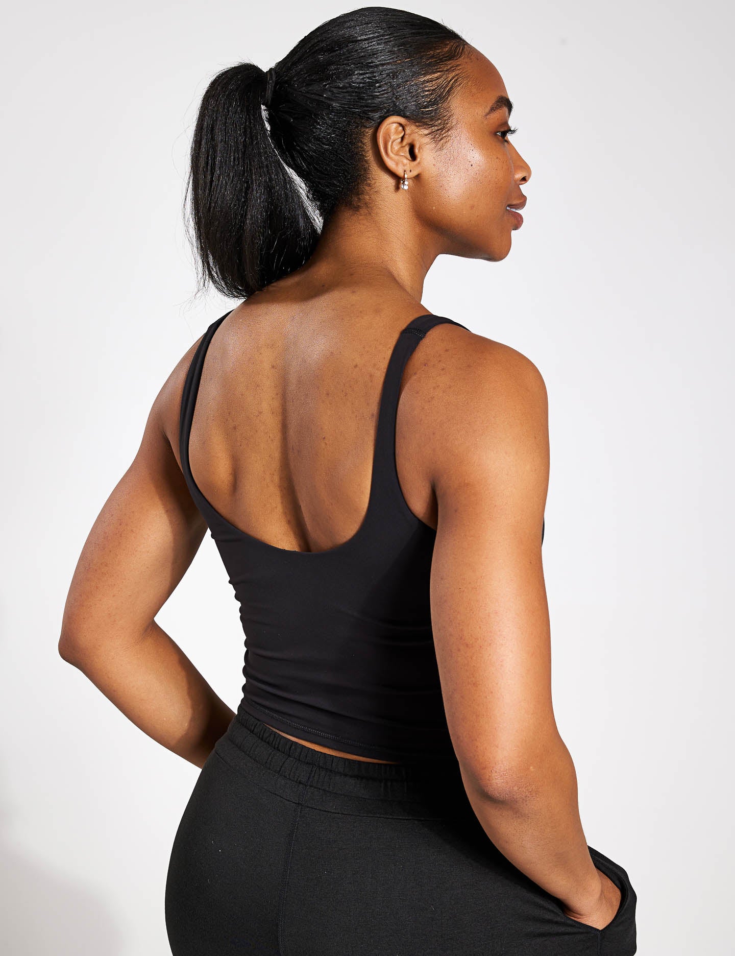 Black High Waisted Daily Crop Top - Comfortable & Stylish for Yoga, Workouts, and Casual Wear