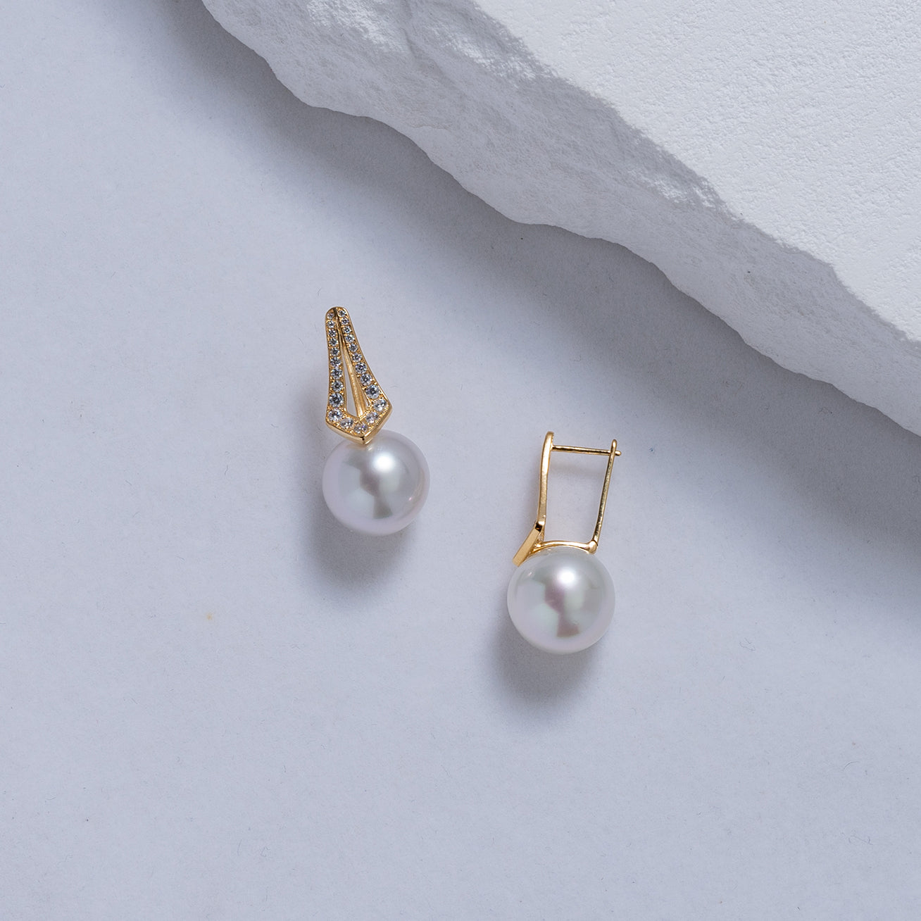 18K Solid Gold Australian White South Sea Pearl Earrings - Luxury Stud Earrings for Women - Perfect for Weddings, Parties & Special Occasions
