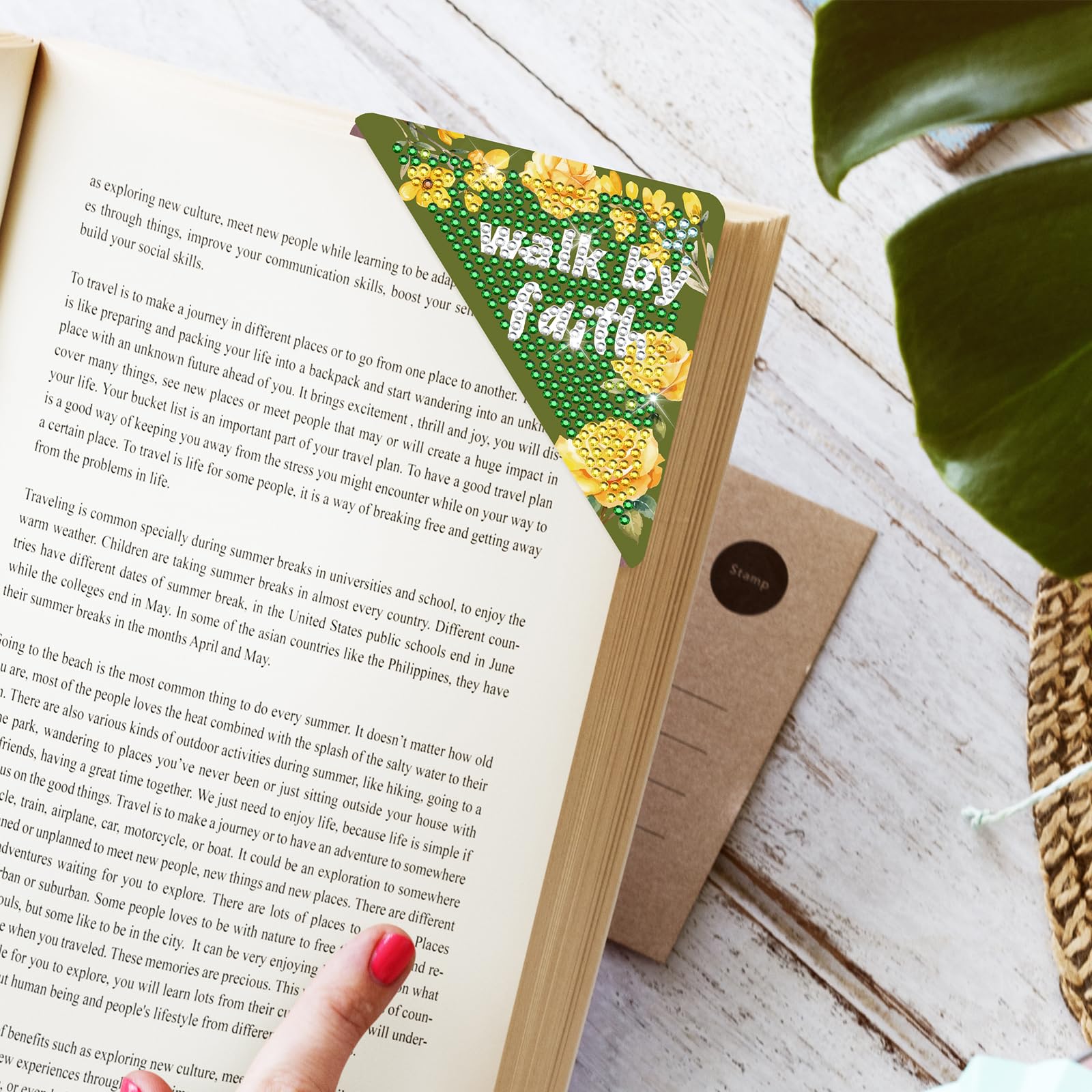 8 Pcs Christian Diamond Painting Bookmarks - Bible Verse Triangle Diamond Art Corner Bookmarks Kit, Inspirational Flower Religious DIY Bookmark Set for Beginners & Adults, Perfect Gift for Reading Lovers | Great for Bible Study, Journaling & Book Club Gifts
