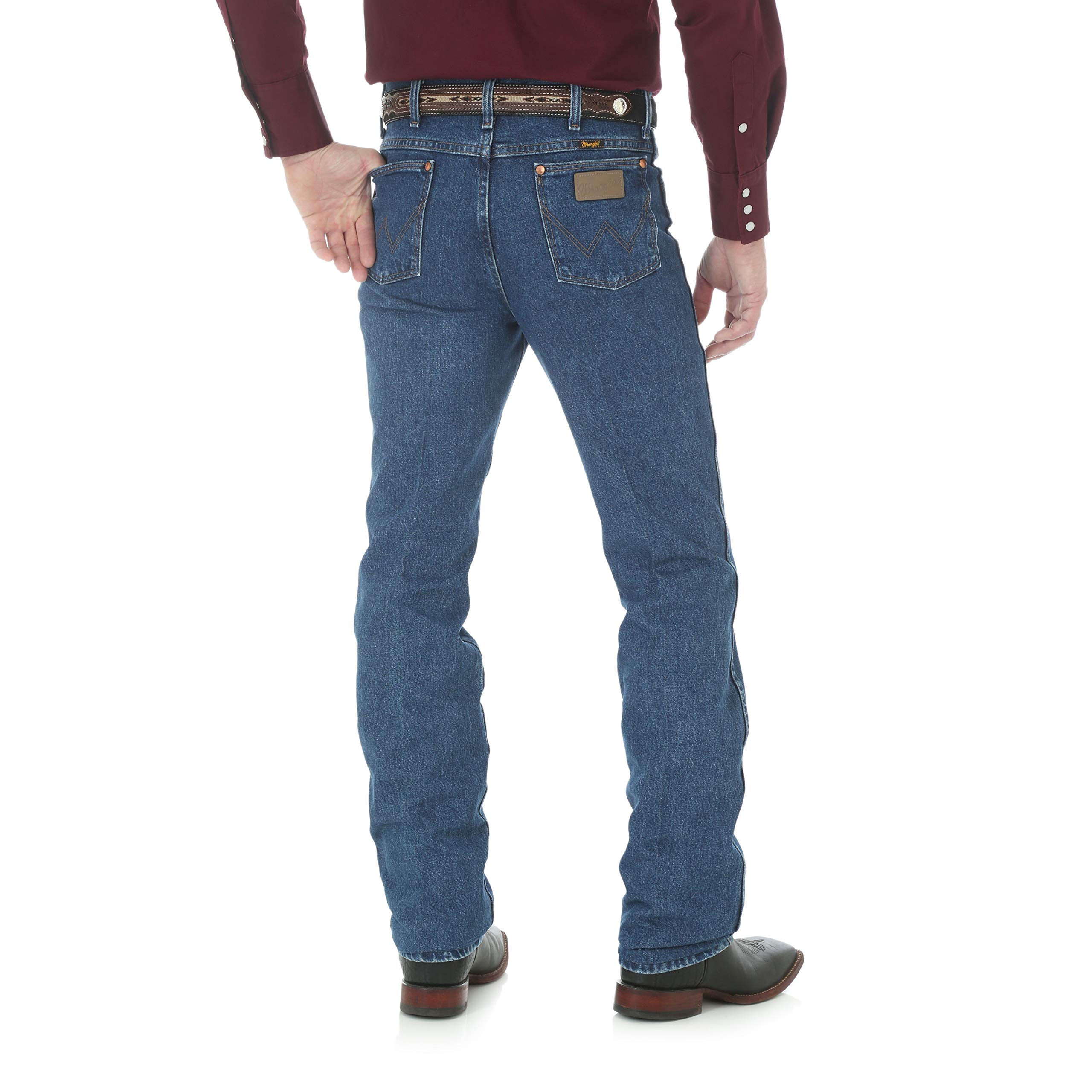 Wrangler Men's Straight Fit Jeans - Classic Comfort for Everyday Wear | Perfect for Casual Outfits, Work & Outdoor Activities