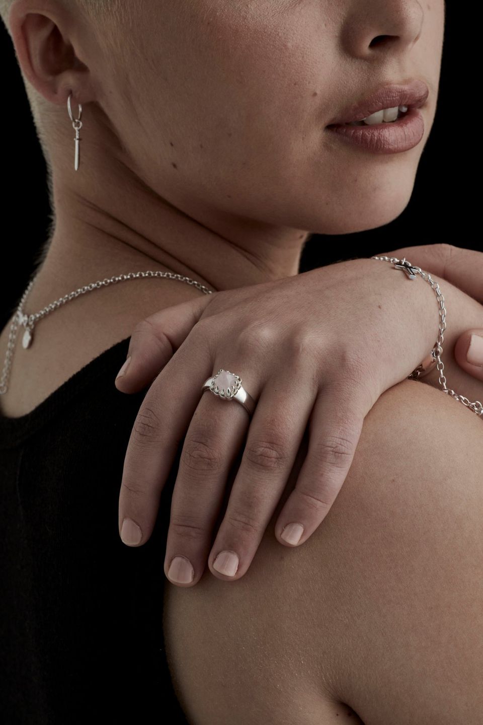 Rose Quartz Baby Claw Ring for Women - Dainty Adjustable Small Crystal Ring - Perfect for Everyday Wear, Gift Giving & Spiritual Healing Jewelry