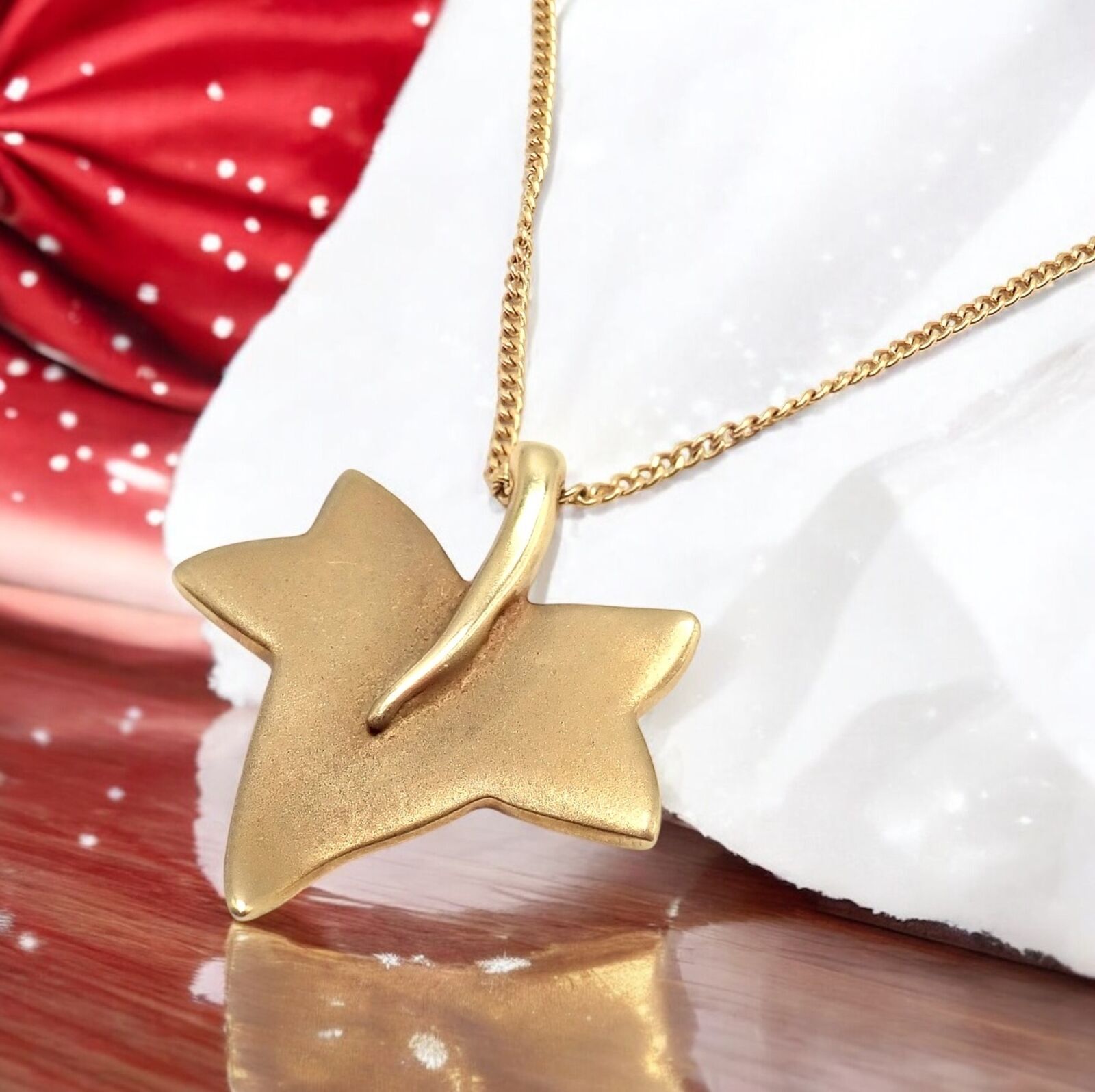 Authentic Tiffany & Co Cummings 18k Yellow Gold Leaf Pendant Necklace Vintage 1980 - Elegant Jewelry Gift for Women, Perfect for Anniversaries & Special Occasions