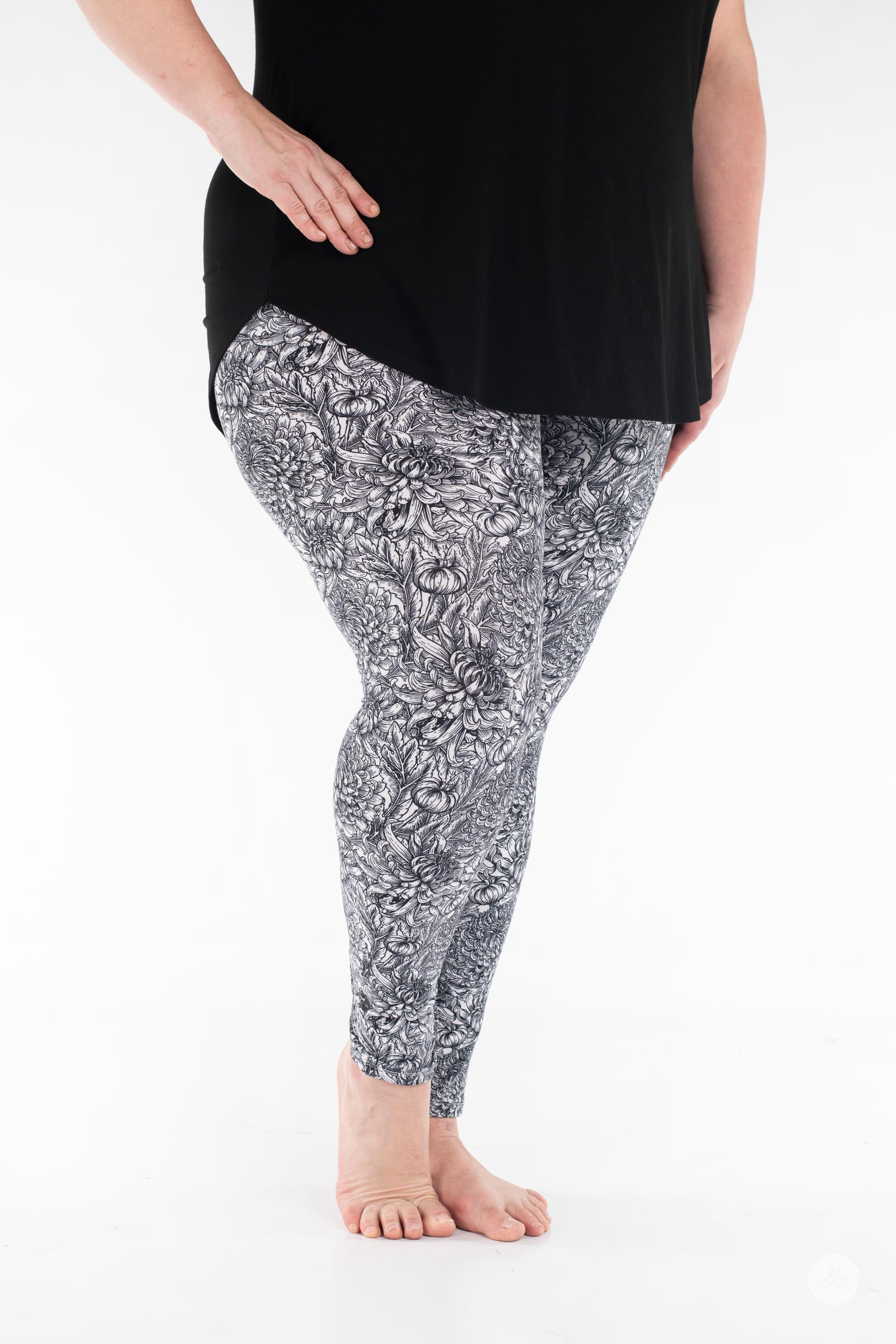 Sketch Book Patterned Leggings - Artistic Printed Yoga Pants for Women - Perfect for Yoga, Gym Workouts & Casual Wear