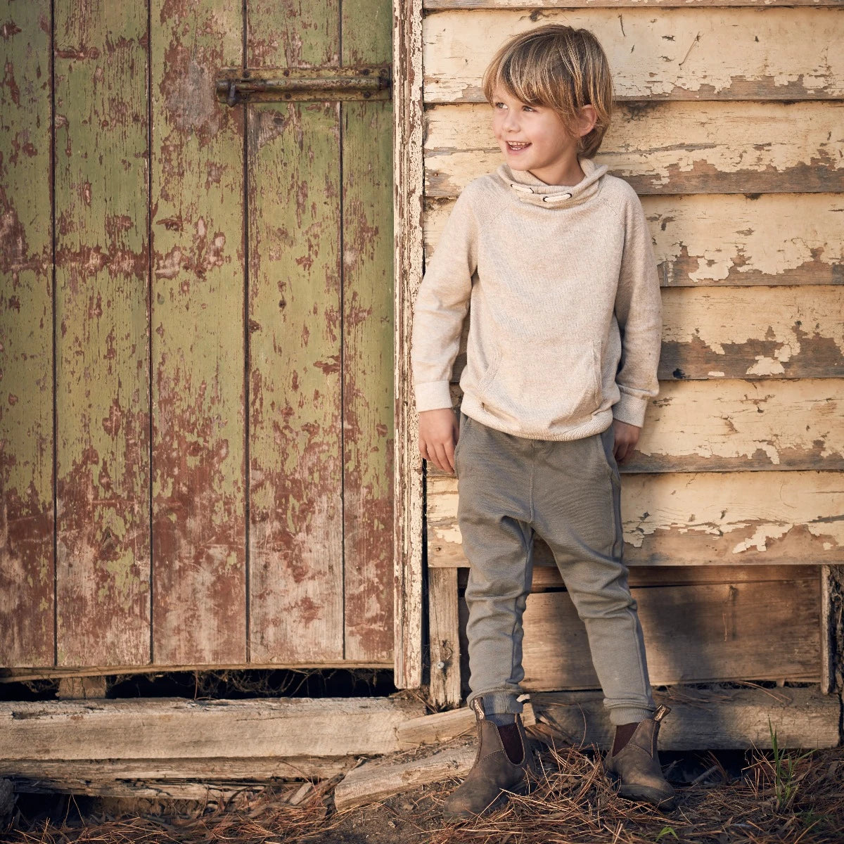 Premium Leather Chelsea Boots for Kids - Blundstone Series 565 Rustic Brown | Comfortable & Durable Children's Boots for School, Outdoor Play & Everyday Wear